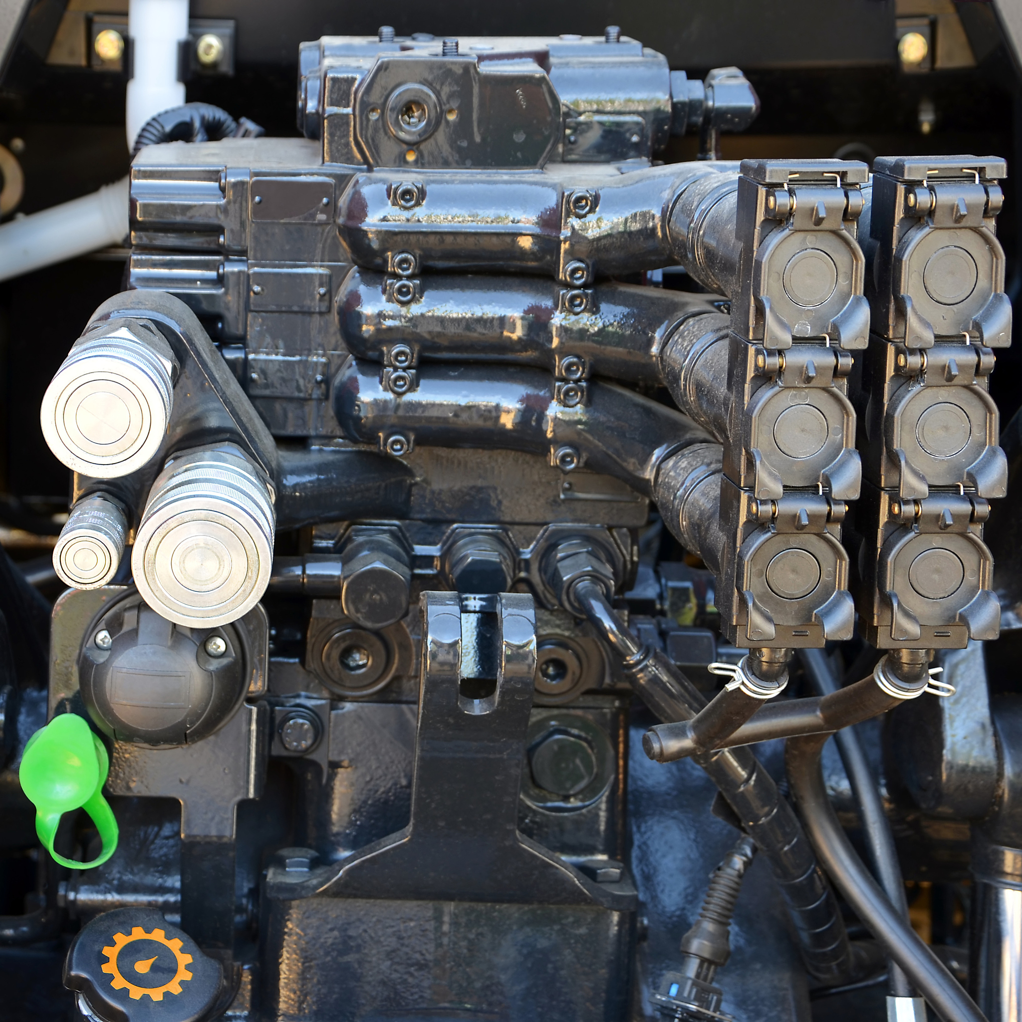 Gazpromneft Reductor F Synth 220: High-Performance Gear Oil for Industrial Applications
