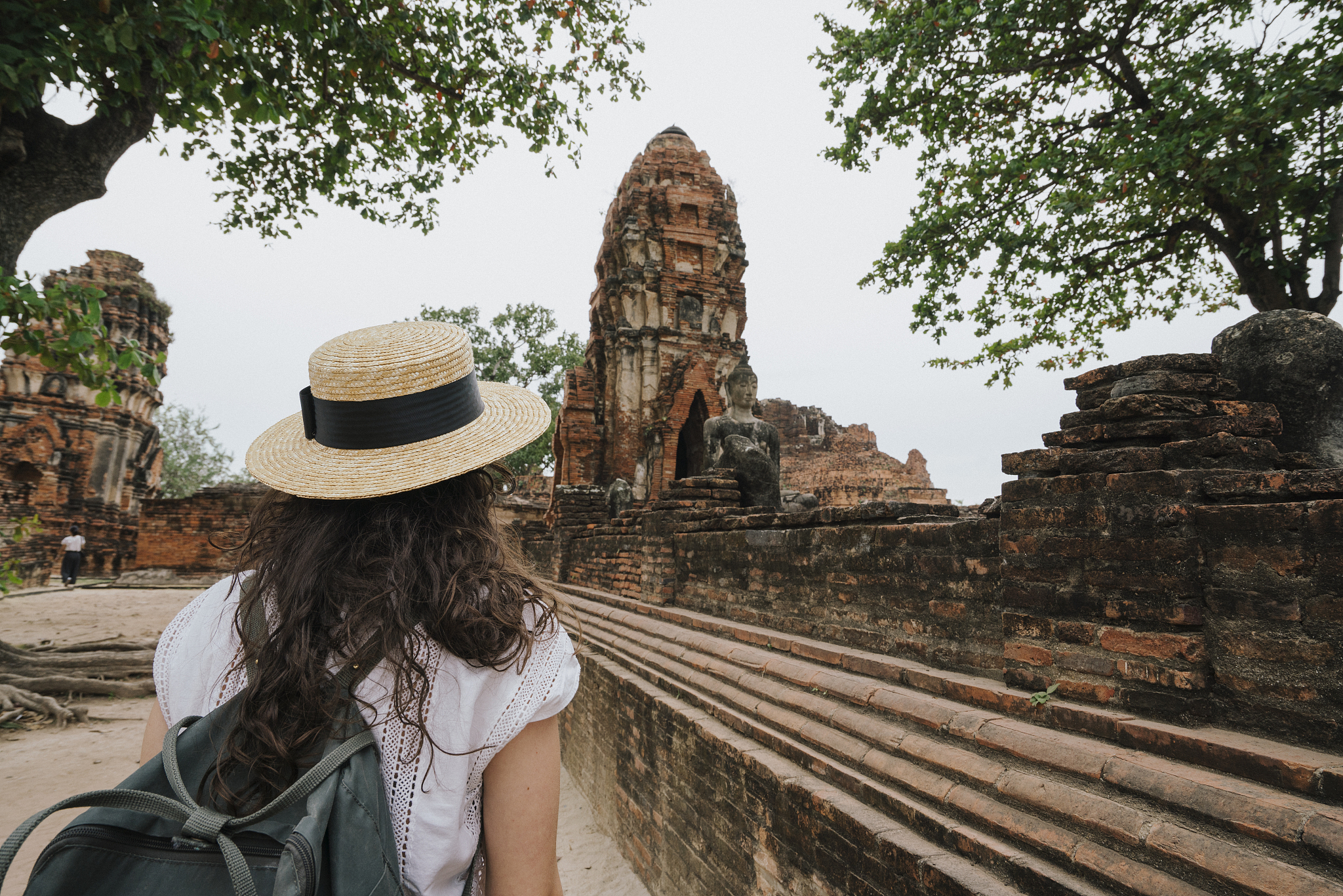 旅行博主阿粲最新动态：探索神秘古城，邂逅别样风景！
