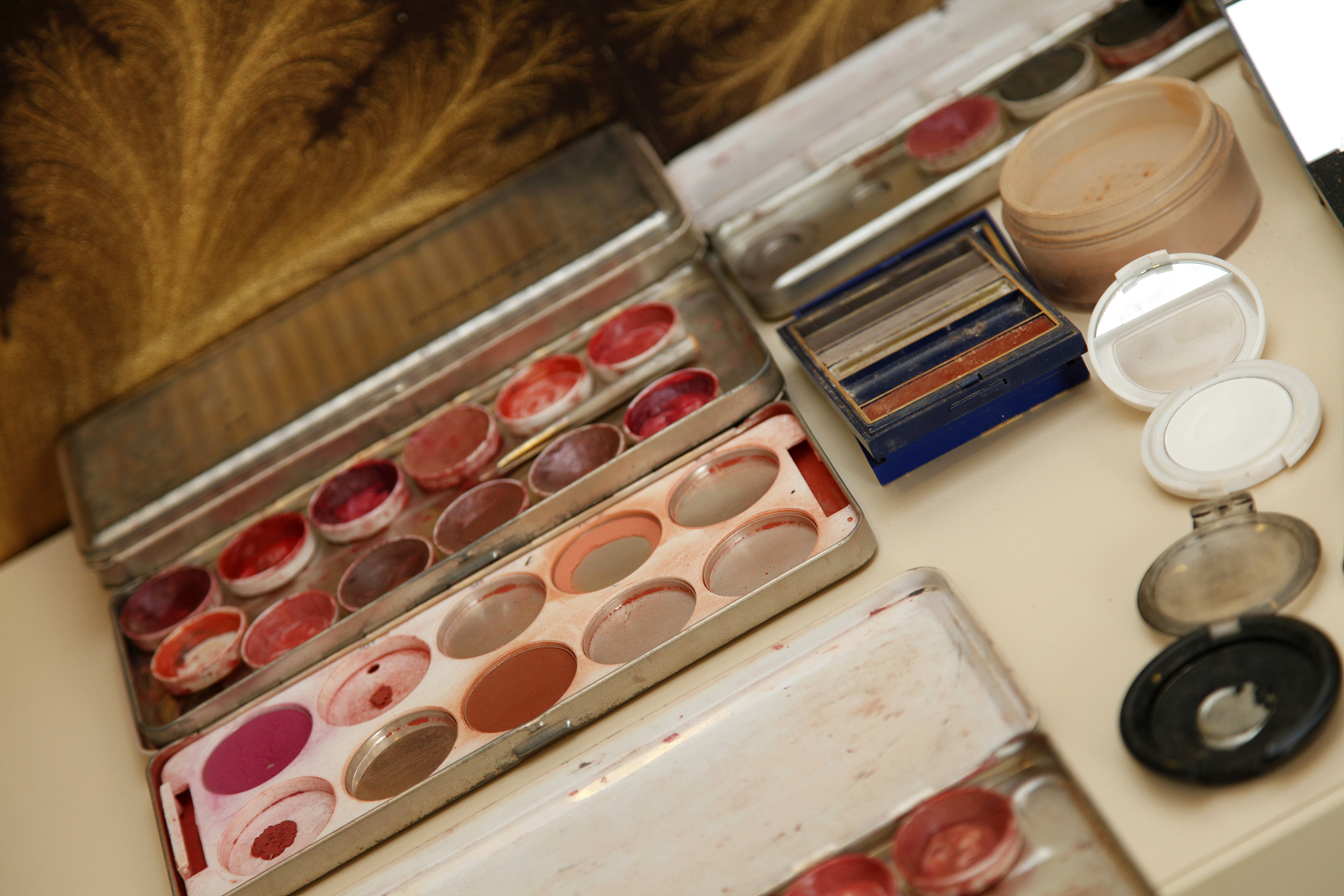 固体粉饼水彩怎么使用方法