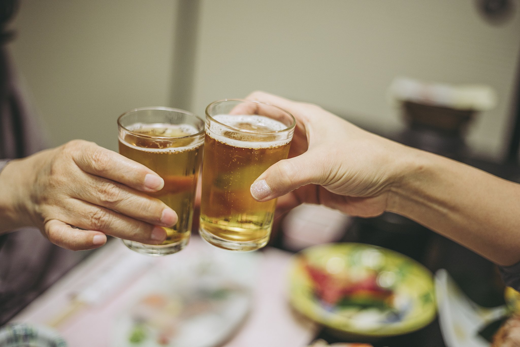 喝多少啤酒会醉？影响因素解析