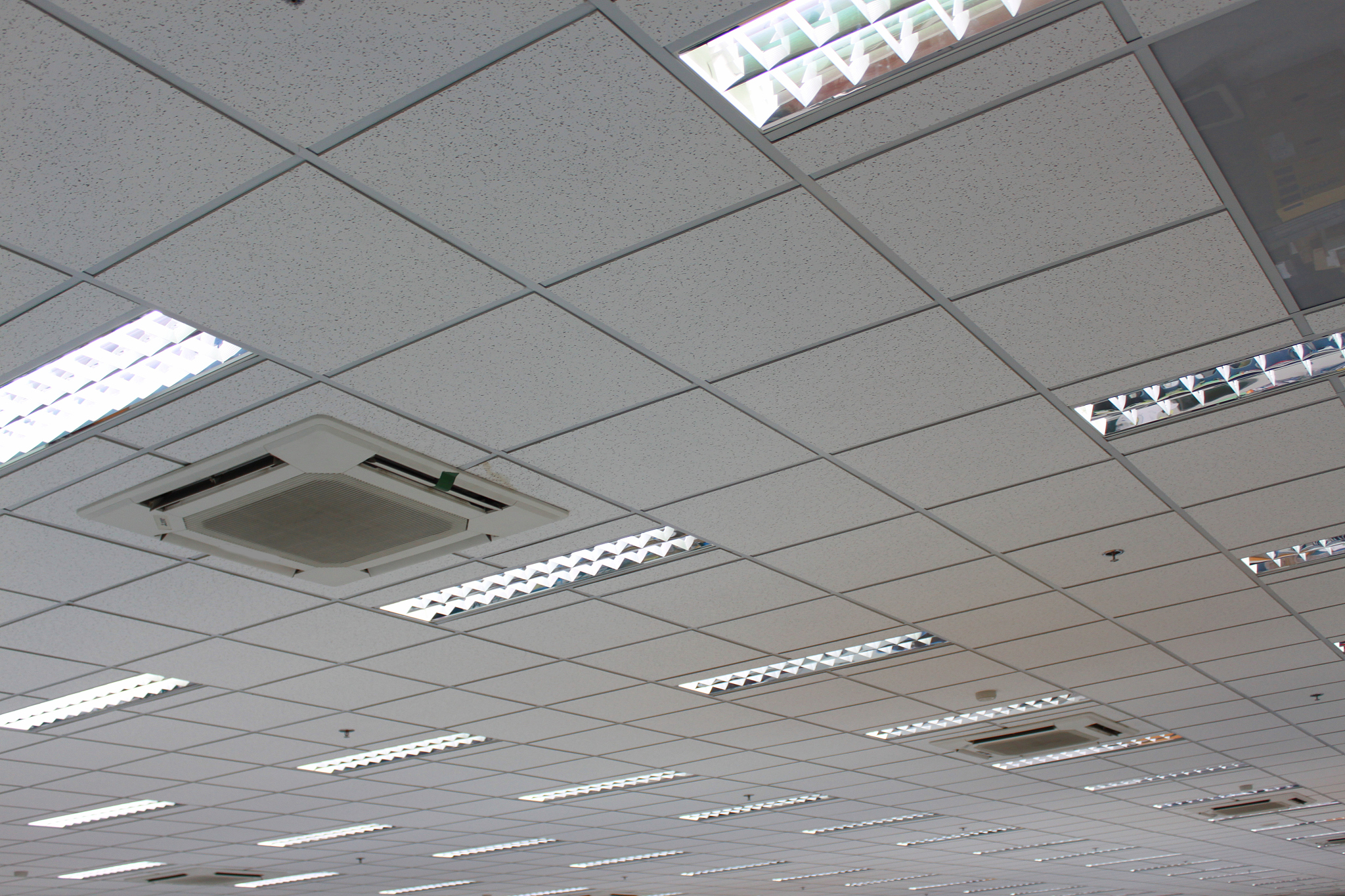 用石膏板做吊顶可石膏板内有石棉对人体危害大吗