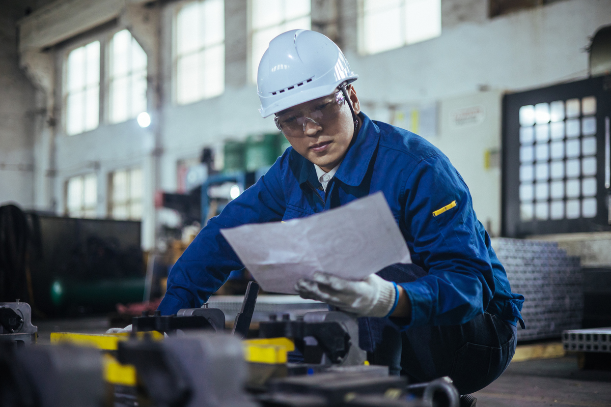 假设你是甲方写一段文字字数50字左右要表达对于乙方项目工程师的感谢