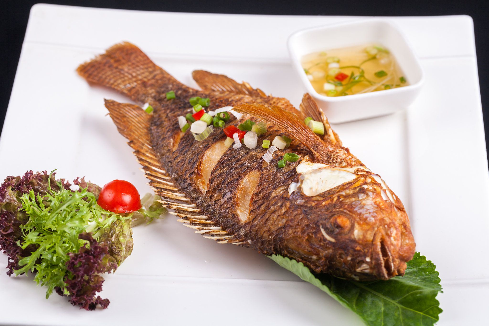 罗非鱼烹饪技巧：三种简单做法，鲜美无比！