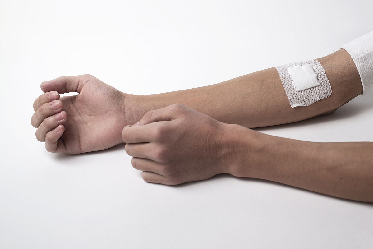 健身后手腕酸痛怎么办