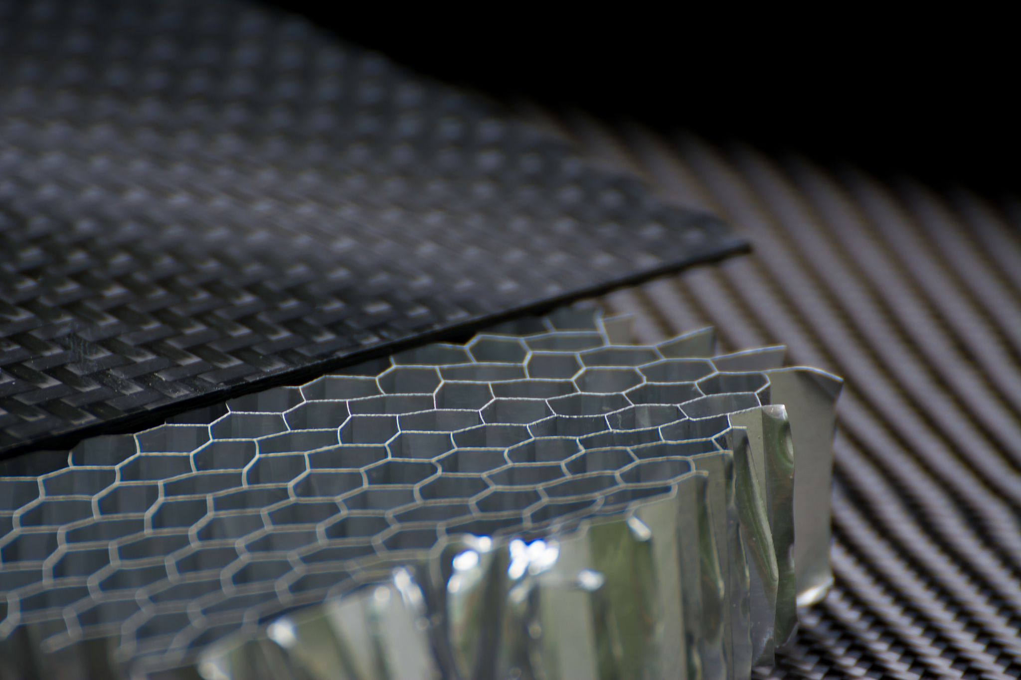 炭黑碳纳米管pu复合材料和炭黑碳纳米管pdms复合材料两者的应力–灵敏度曲线图进行对比发现前者的曲线肩峰现象明显为什么会出现这种肩峰现象