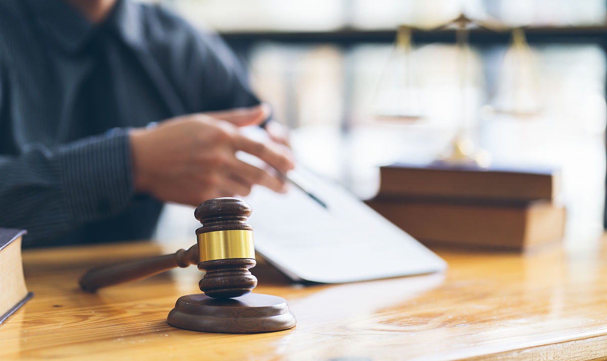 如何选择合适的律师？资深律师团队为你保驾护航！