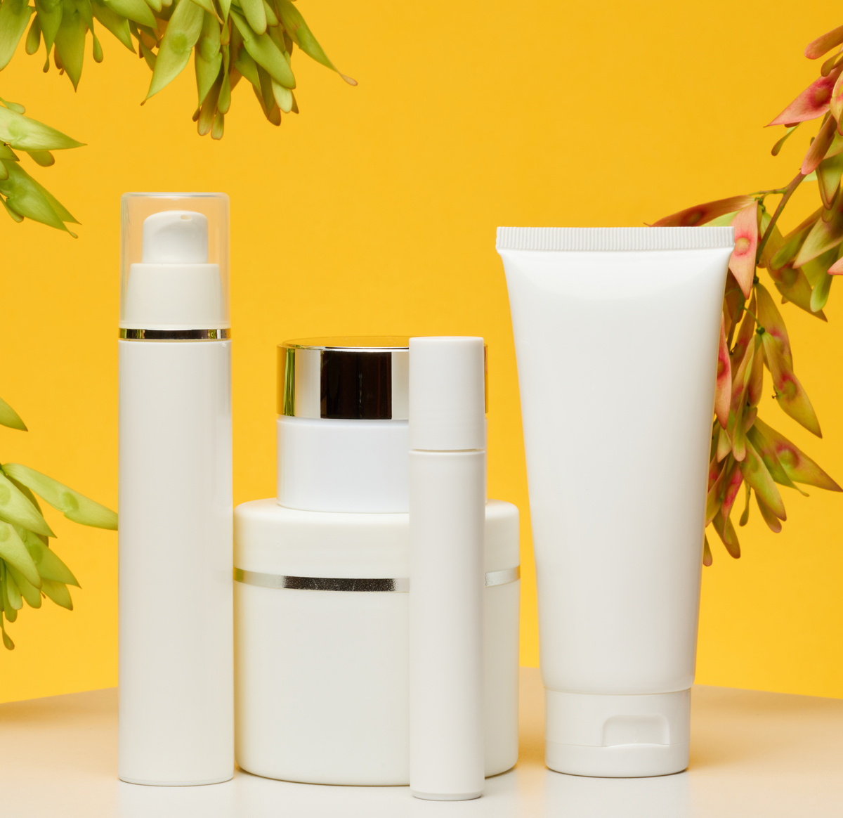 朋友：What brands do u use for your skin我该如何回答？