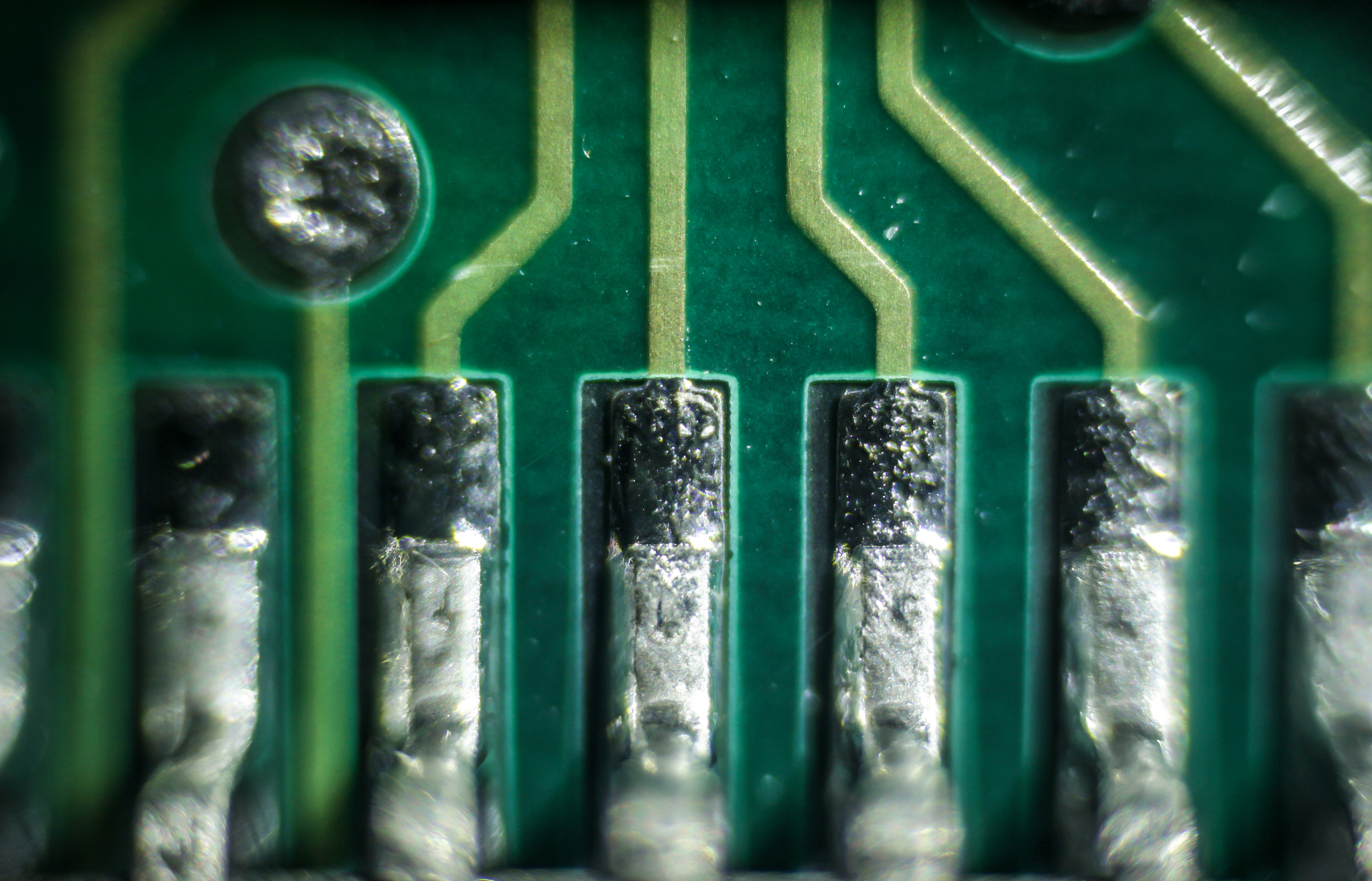 负极片变色什么情况这种