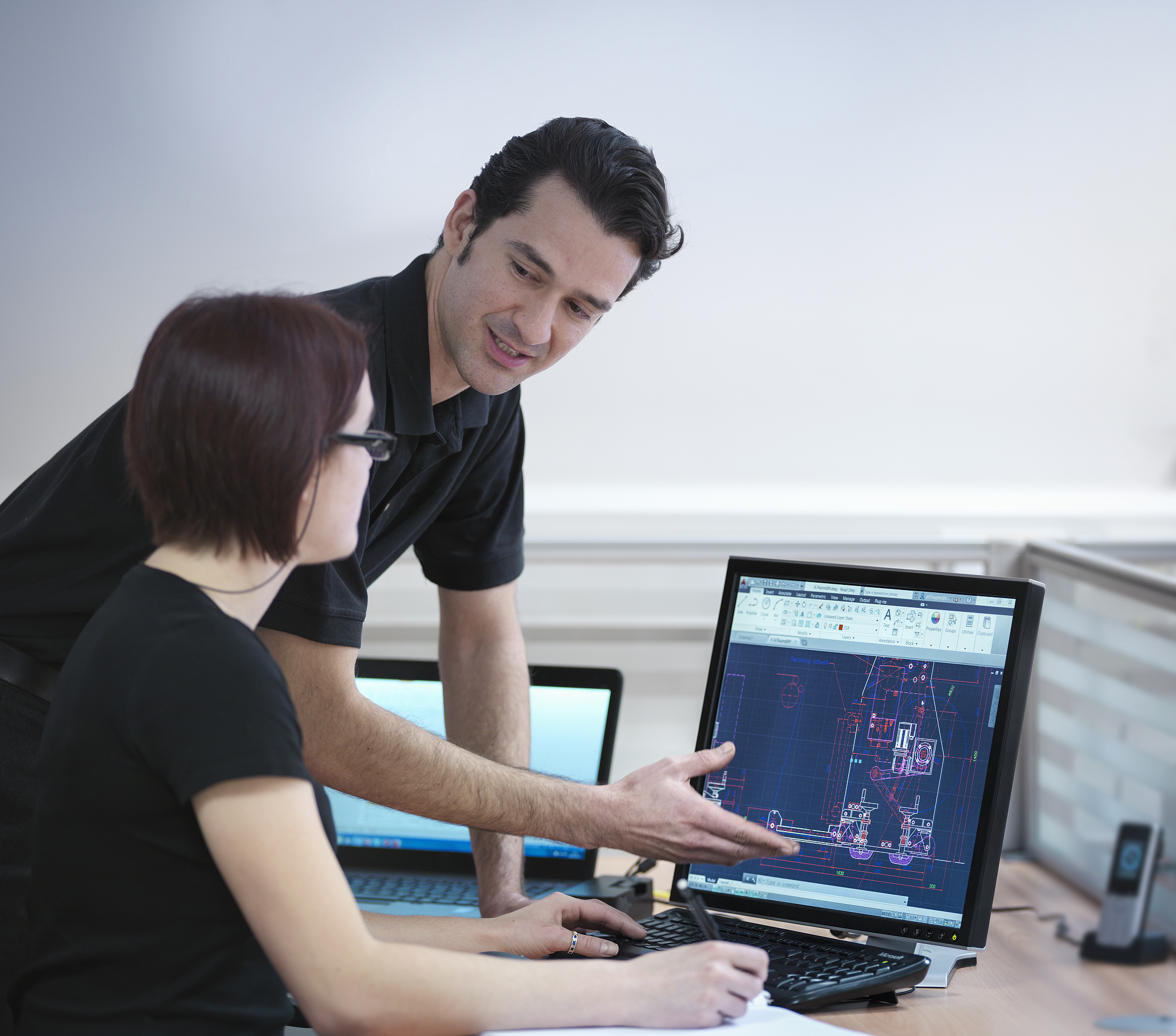 简历在管委会社发局实习作为辅助人员的工作经历