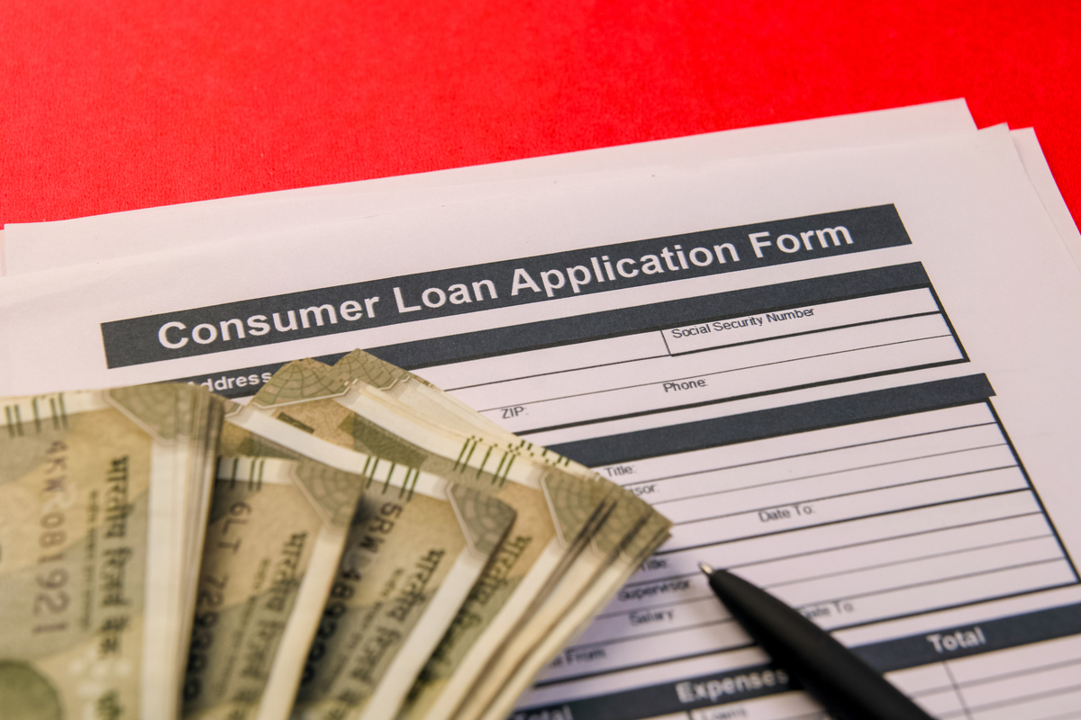 翻译Things should be given simply because even if they give money nowadays people do not give accounts