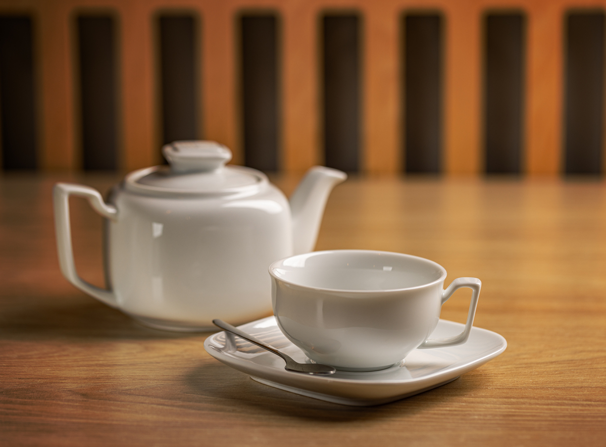 Prof. Wu's Gift: Exquisite Travel Teacups for Lasting Friendship