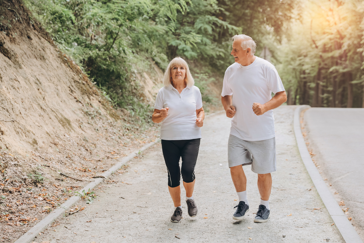 老年人运动心率控制：如何随着年龄变化调整训练
