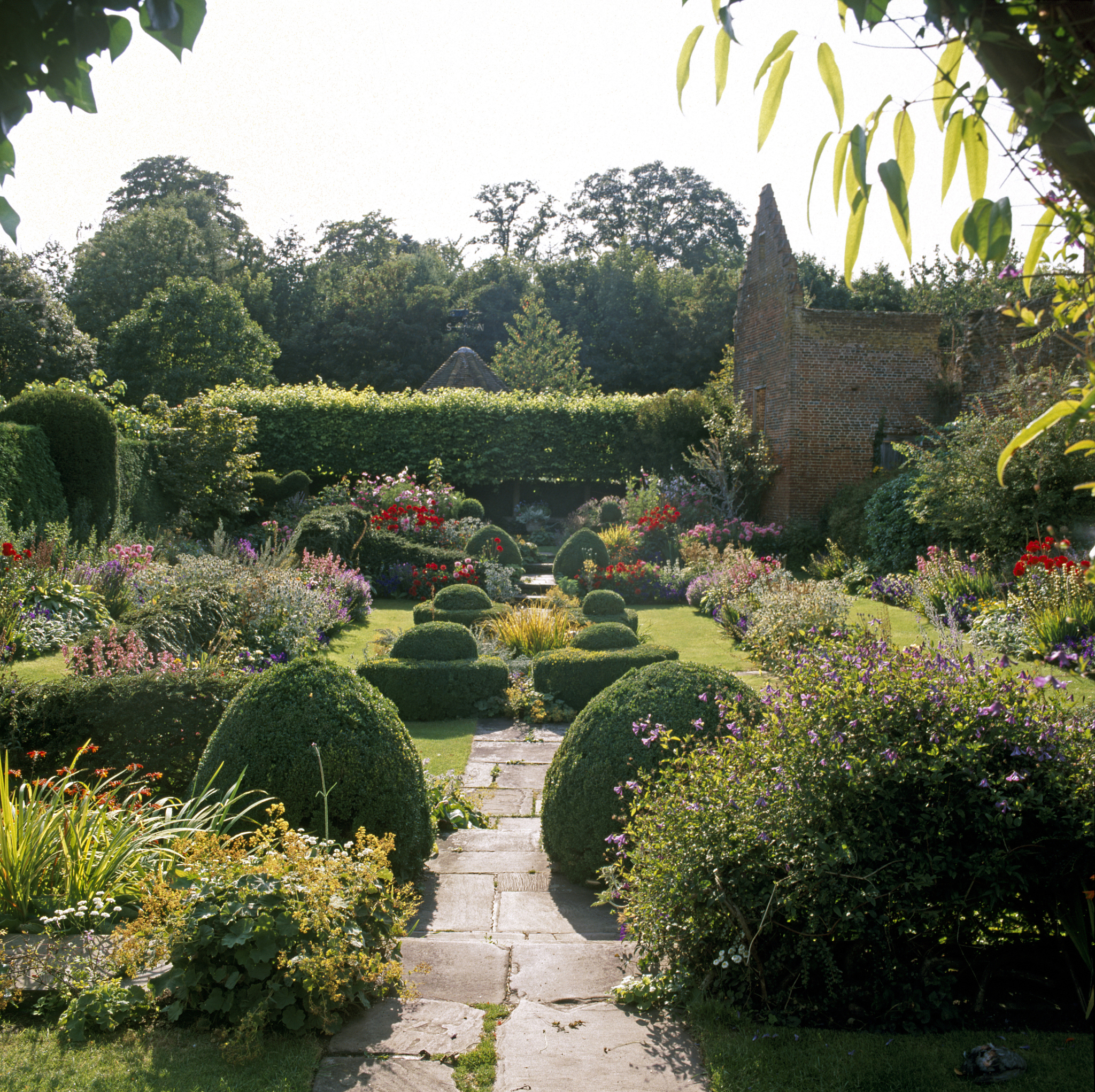英国庄园之旅：管家带您体验贵族生活