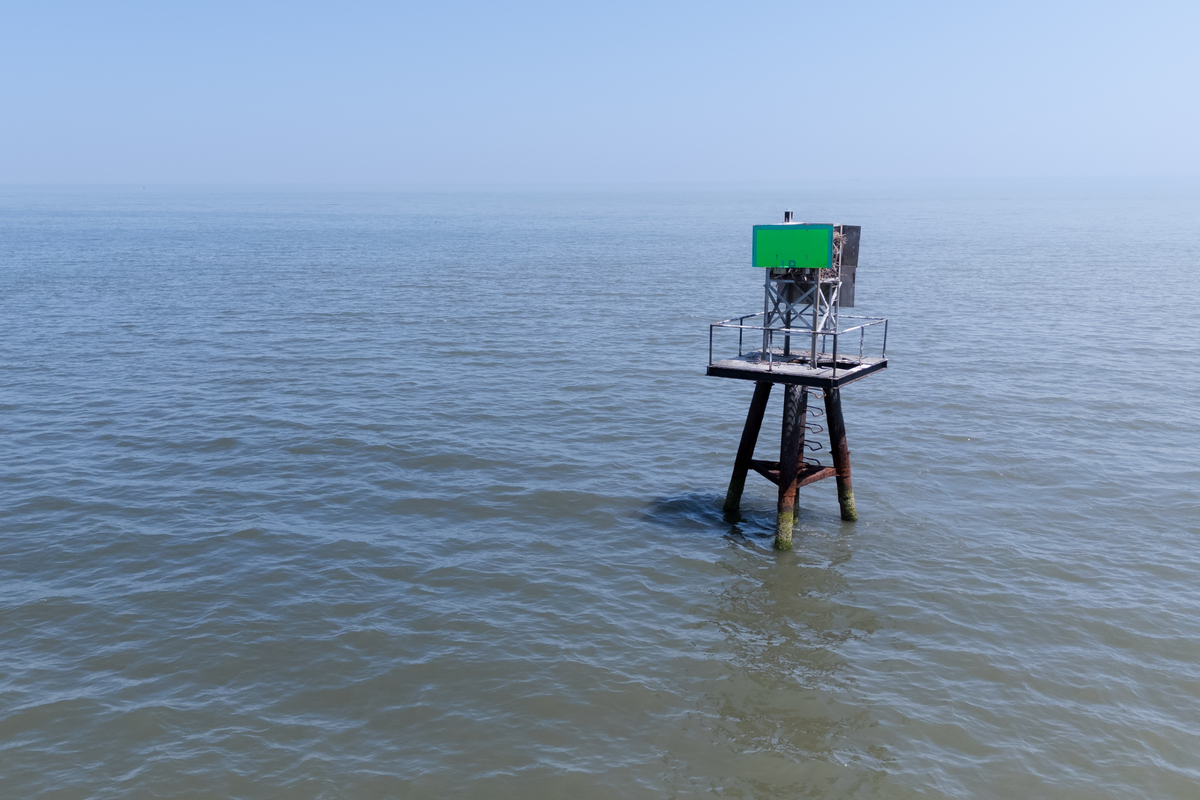 硇洲岛资源勘探：应对挑战，实现可持续发展