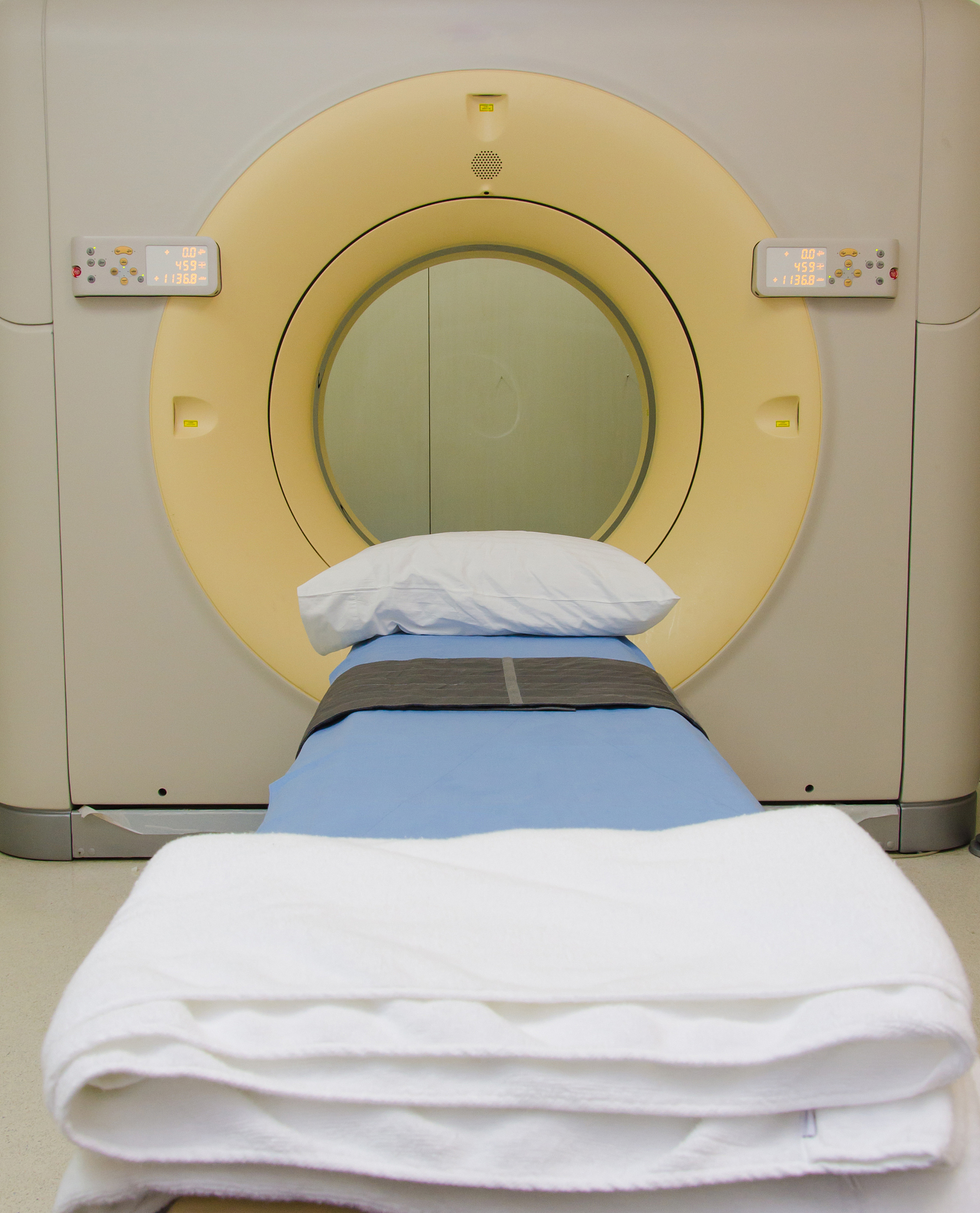 磁共振分子影像学：技术原理、临床应用及发展趋势