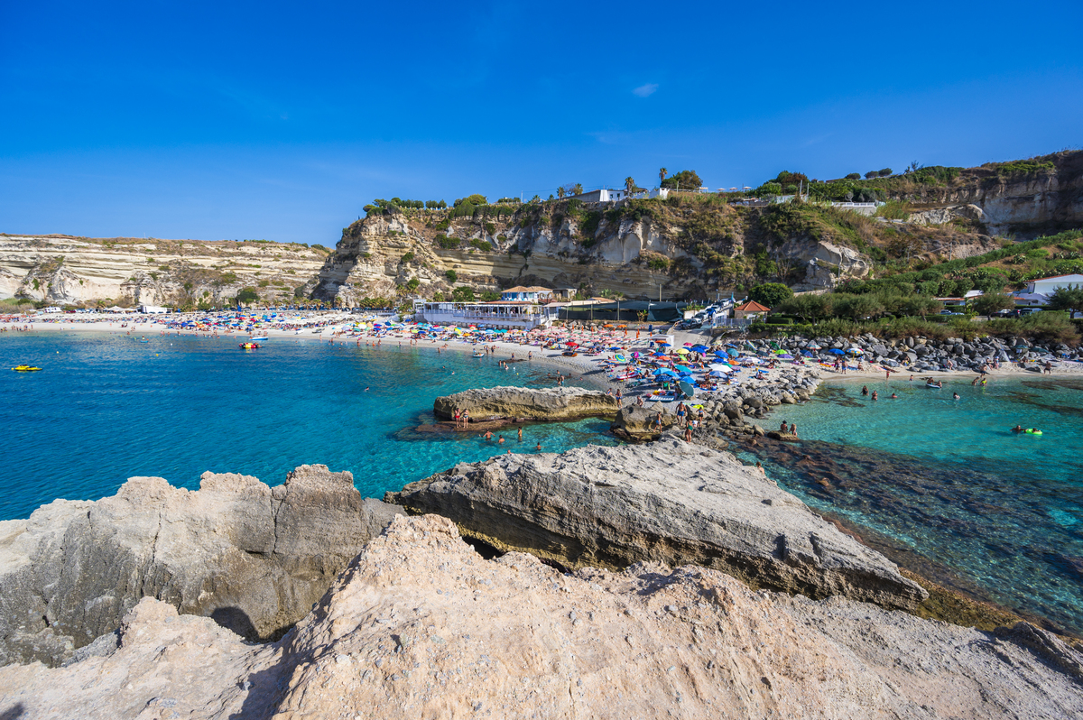 请写一篇作文：西西里岛的夏天