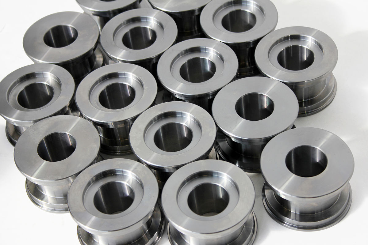 哪个平台可以买模具的油缸呢帮我用200字详细描述