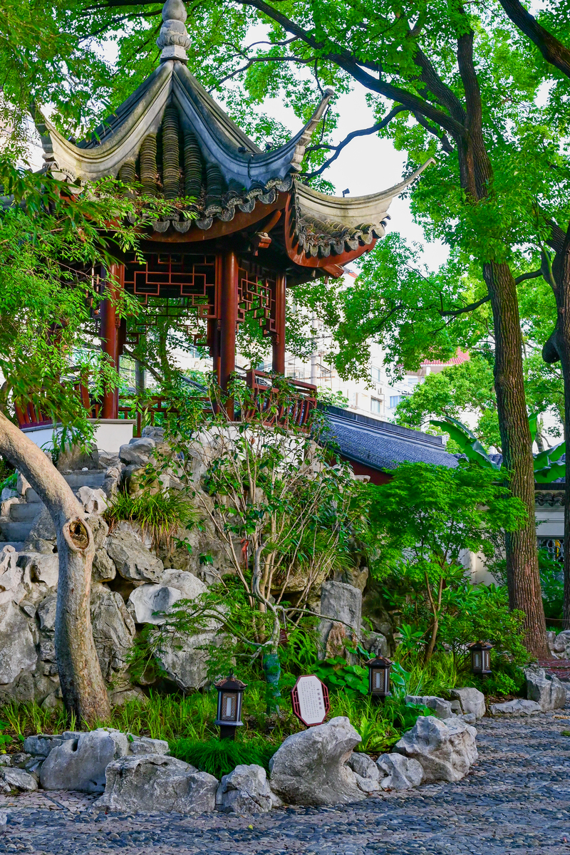 中国传统园林建筑：历史、理念、布局和特点