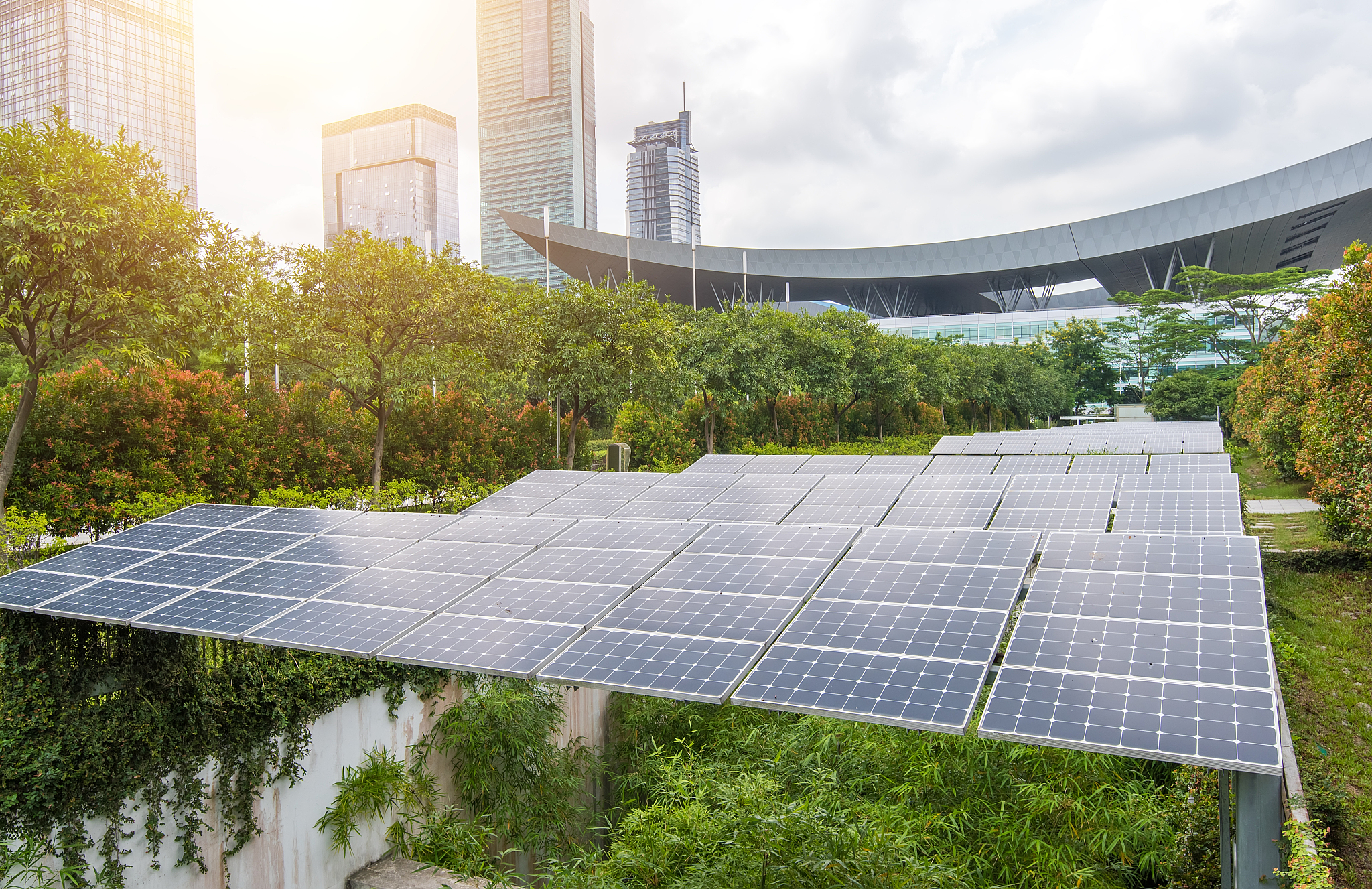 广场环保设计：从太阳能板到绿色屋顶，这些设计意义非凡