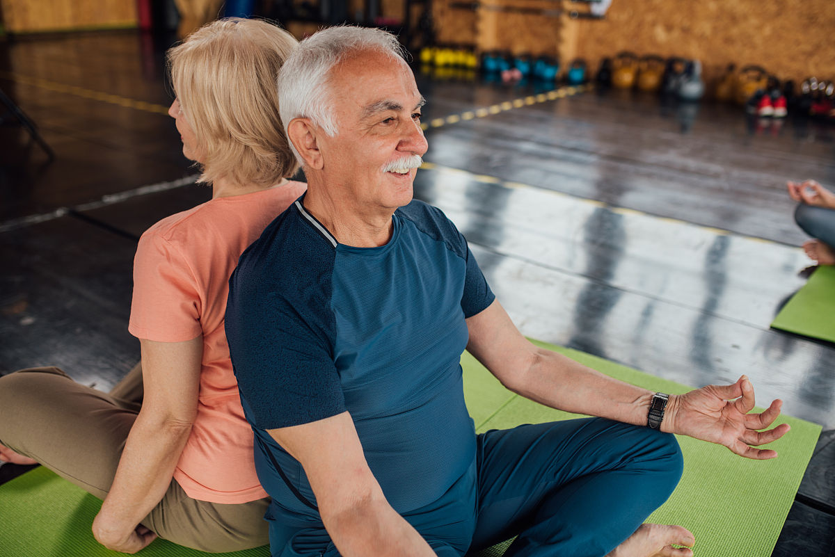 命题类非虚构写作下列两题任选一题通过小题材展现大主	题写出新闻性和时代感。 1我的 XX父亲、母亲、爷爷、奶奶……2写给未来的自己