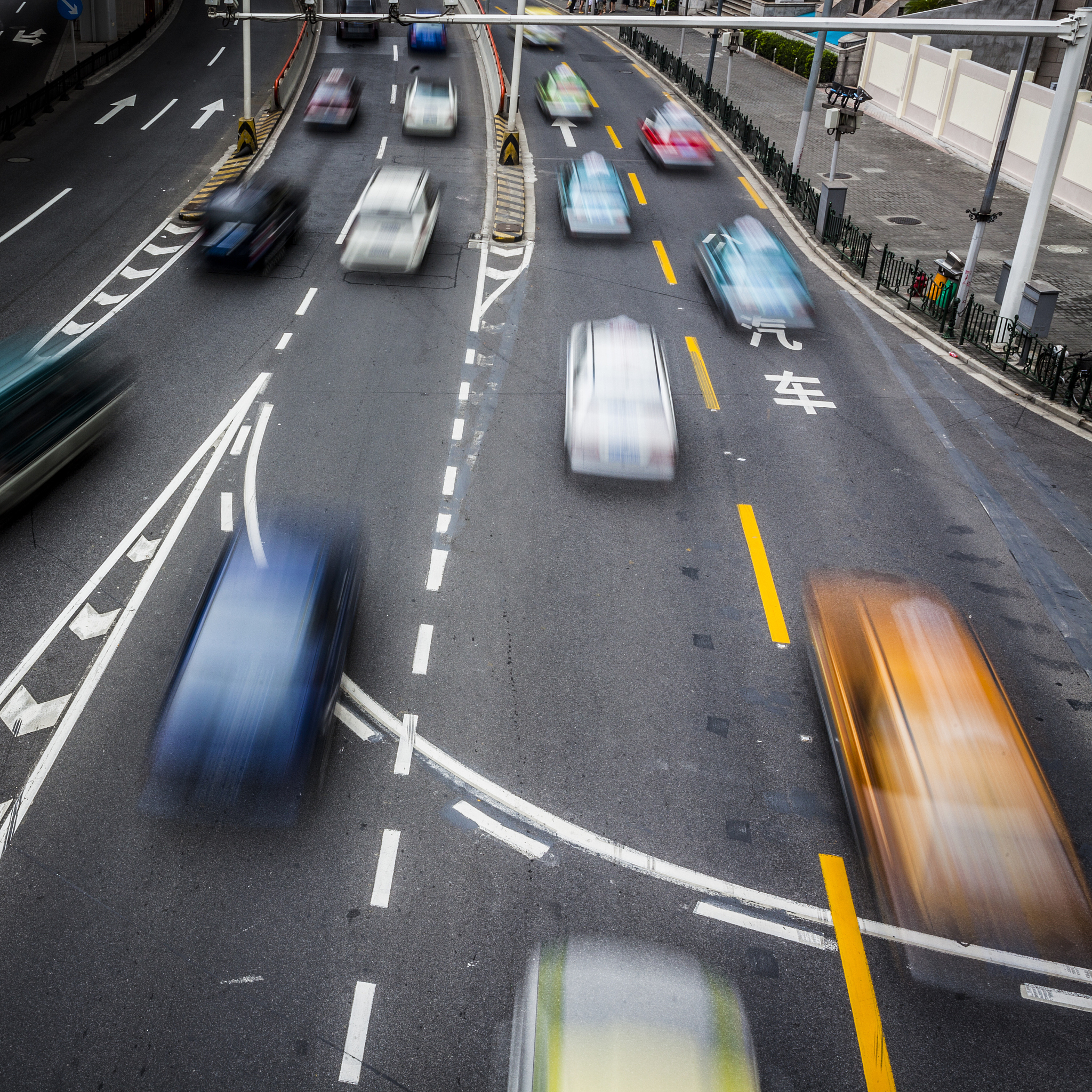 幽灵堵车: 成因分析与解决思路