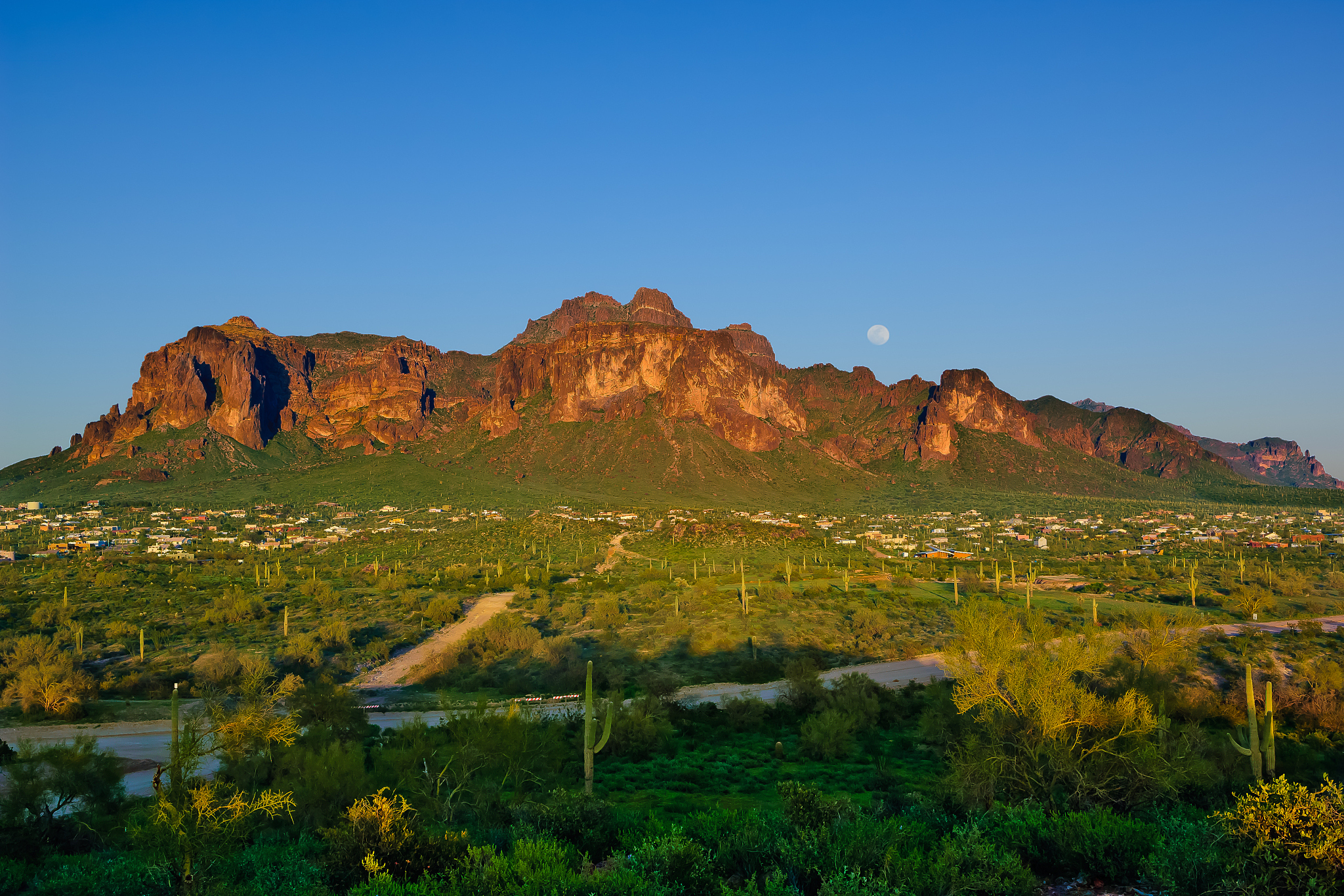 apache junction and superstition mountains, arizona, america, us