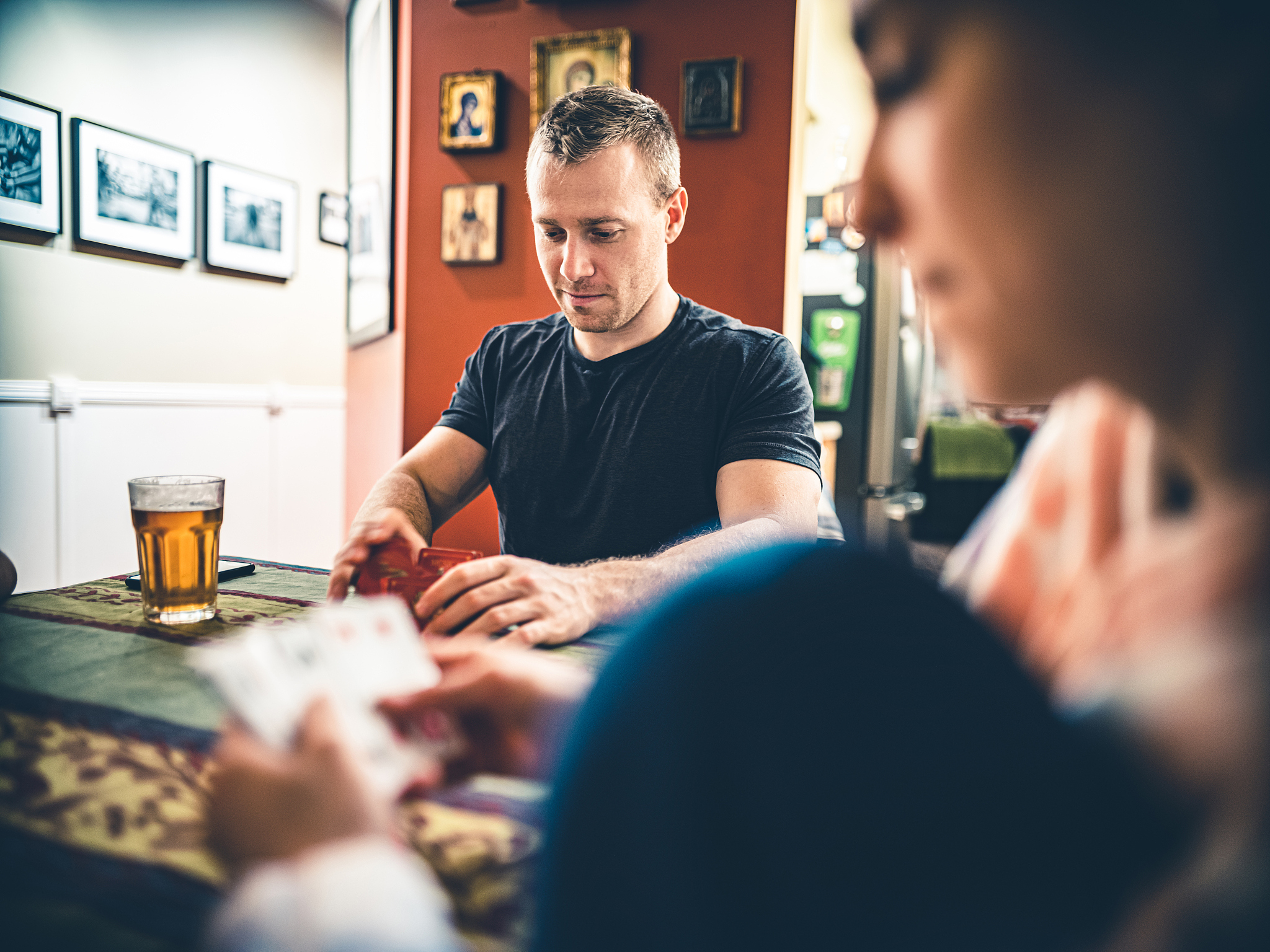 免费/便宜好玩的手机游戏推荐 - 从大逃杀到卡牌对决