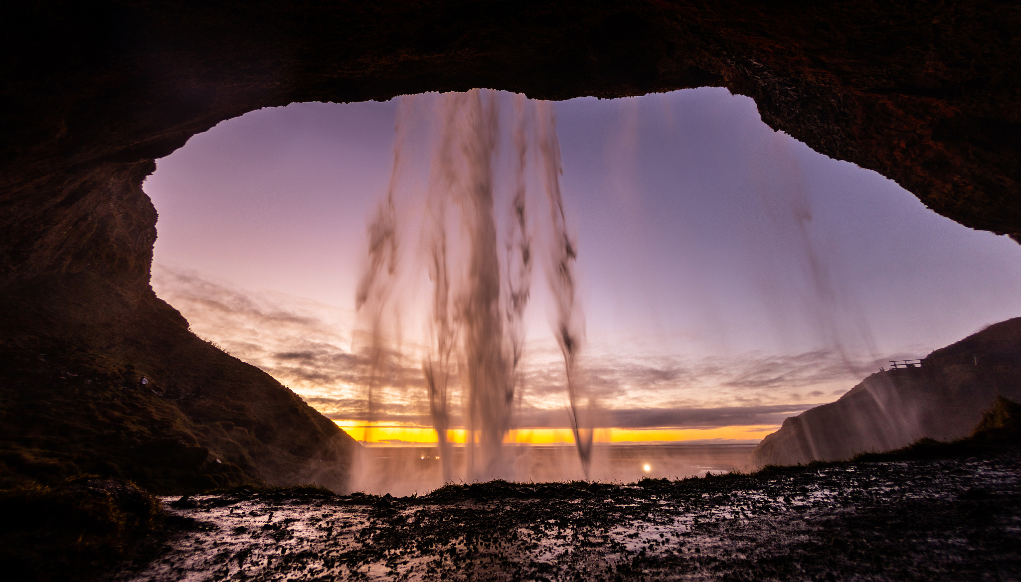 seljalandfoss waterfall