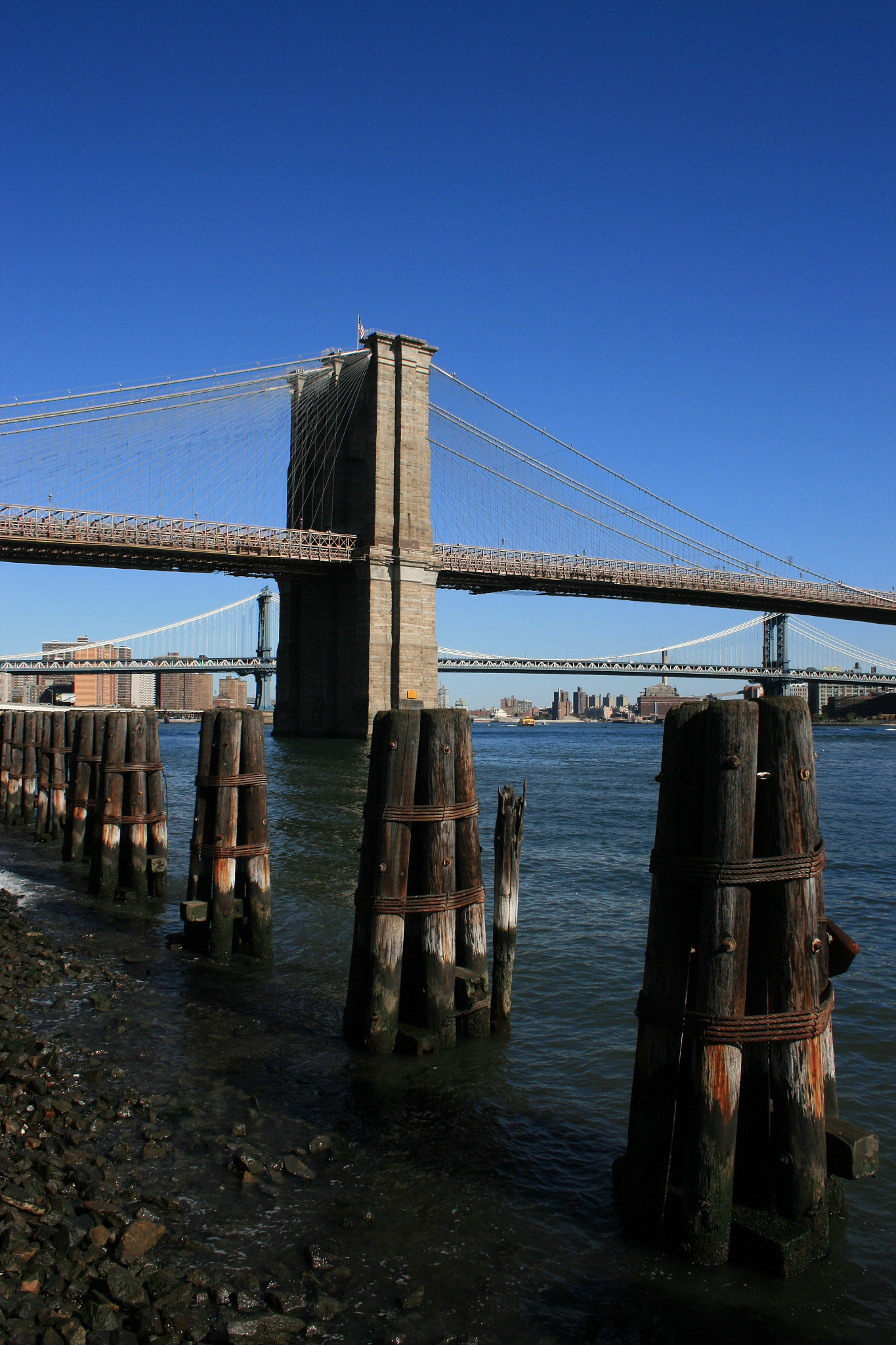 一个一带一路中的文莱首座跨海大桥的项目介绍PPT使用英文