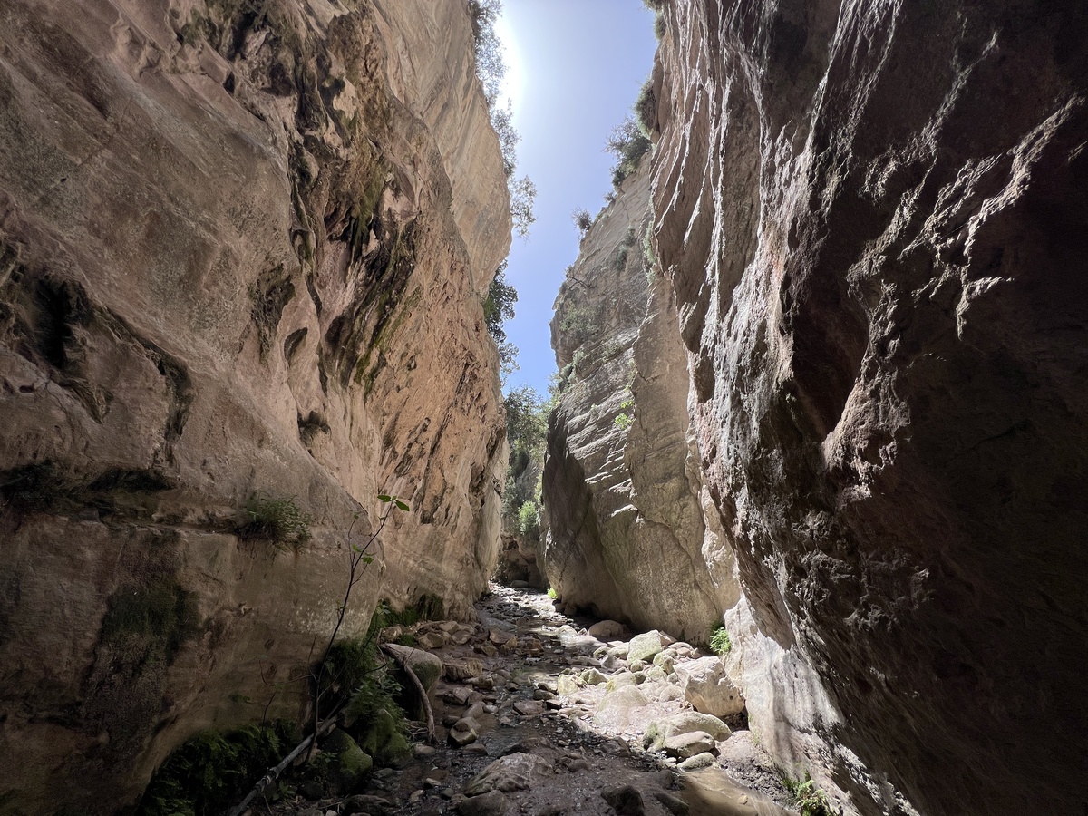 兰州桑园峡岩石景观：奇峰异石，鬼斧神工 - 甘肃旅游必去景点