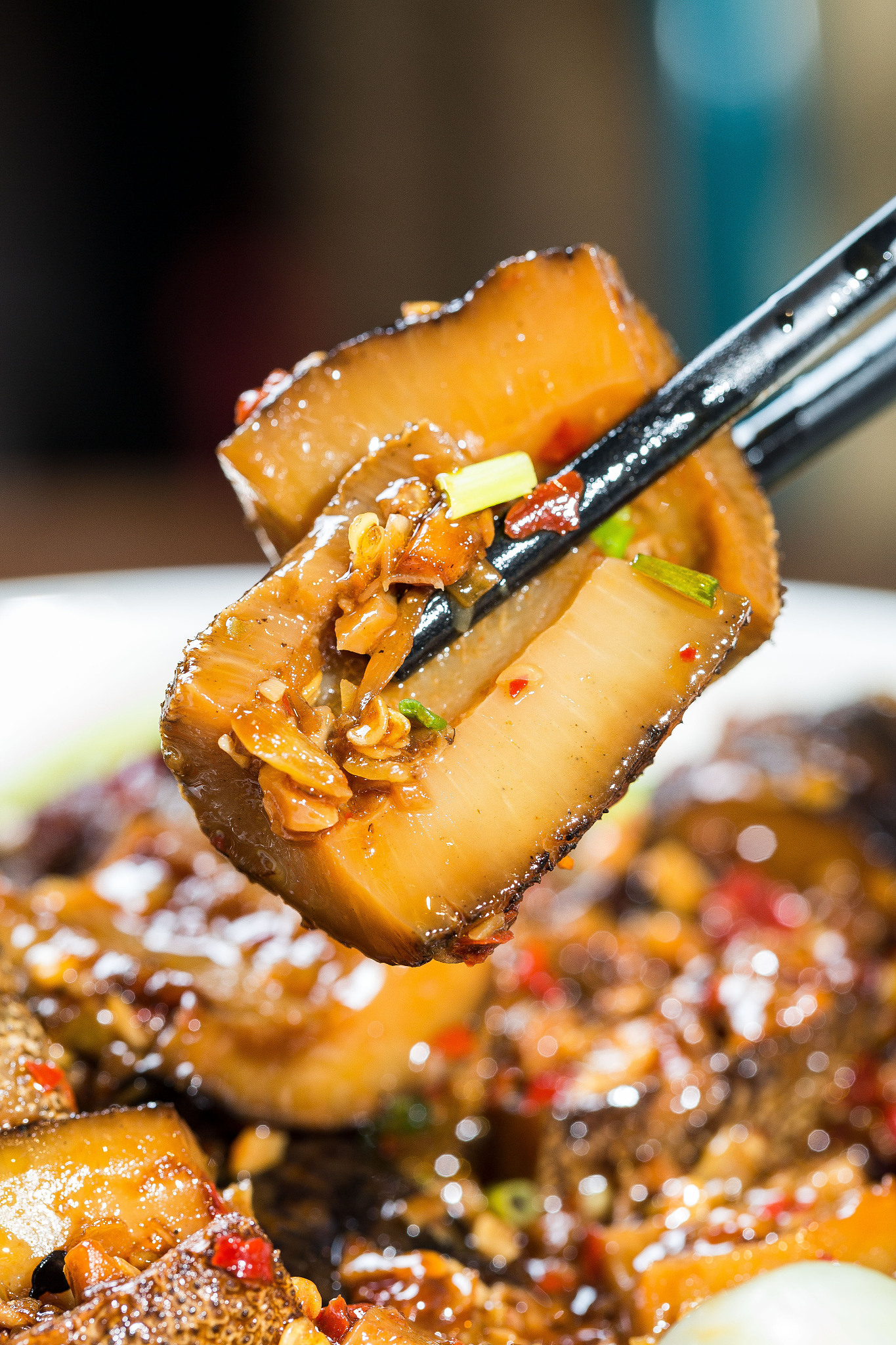 渔米贤厨：传承湘菜精髓，用新鲜食材和巧手烹饪美味