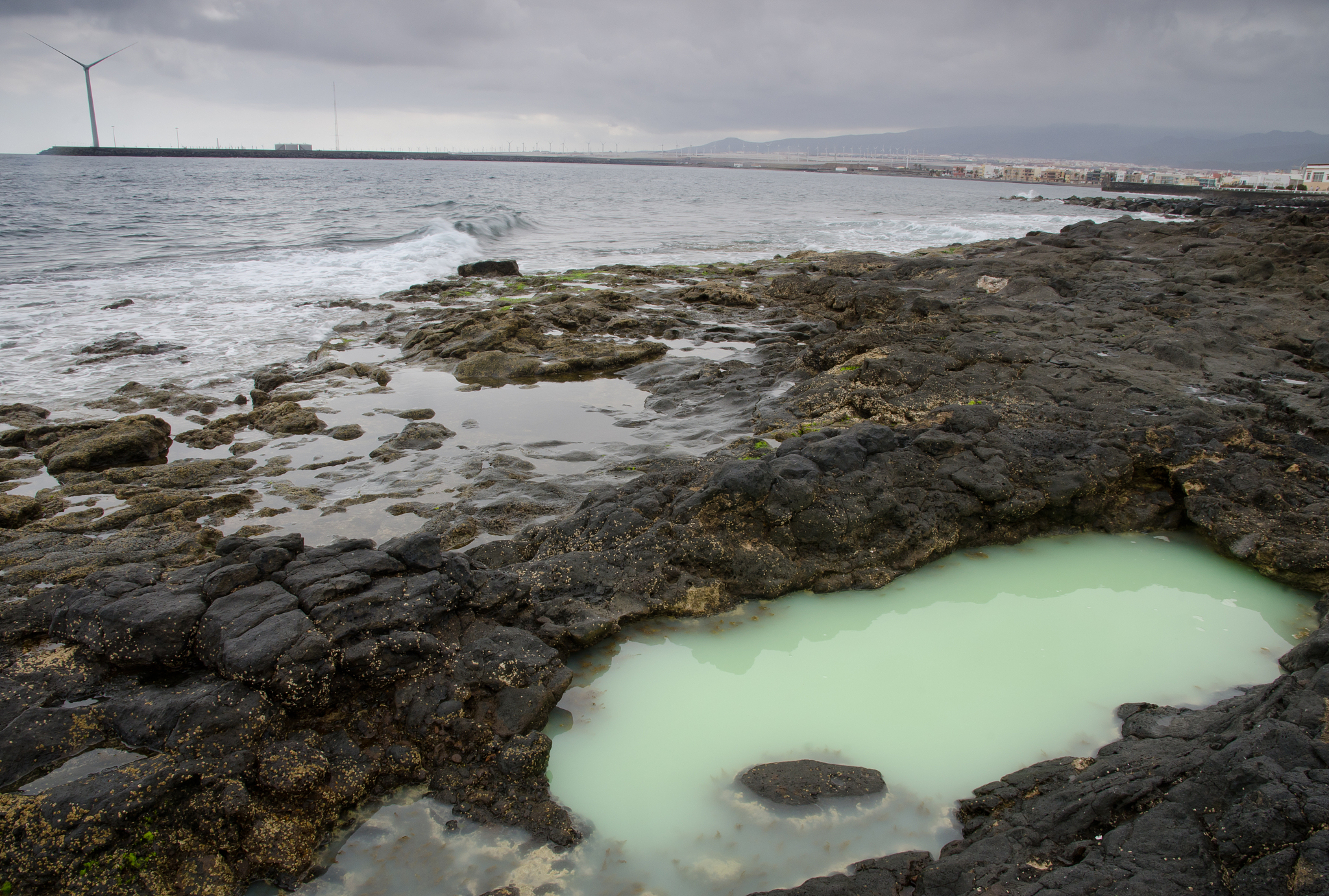 3000字论文内容包括1港区大气污染监测与治理。2港区水污染检测与治理。3固废、噪音和其他污染检测与治理。4零炭、近零炭港口建设。5船舶尾气检测与治理。