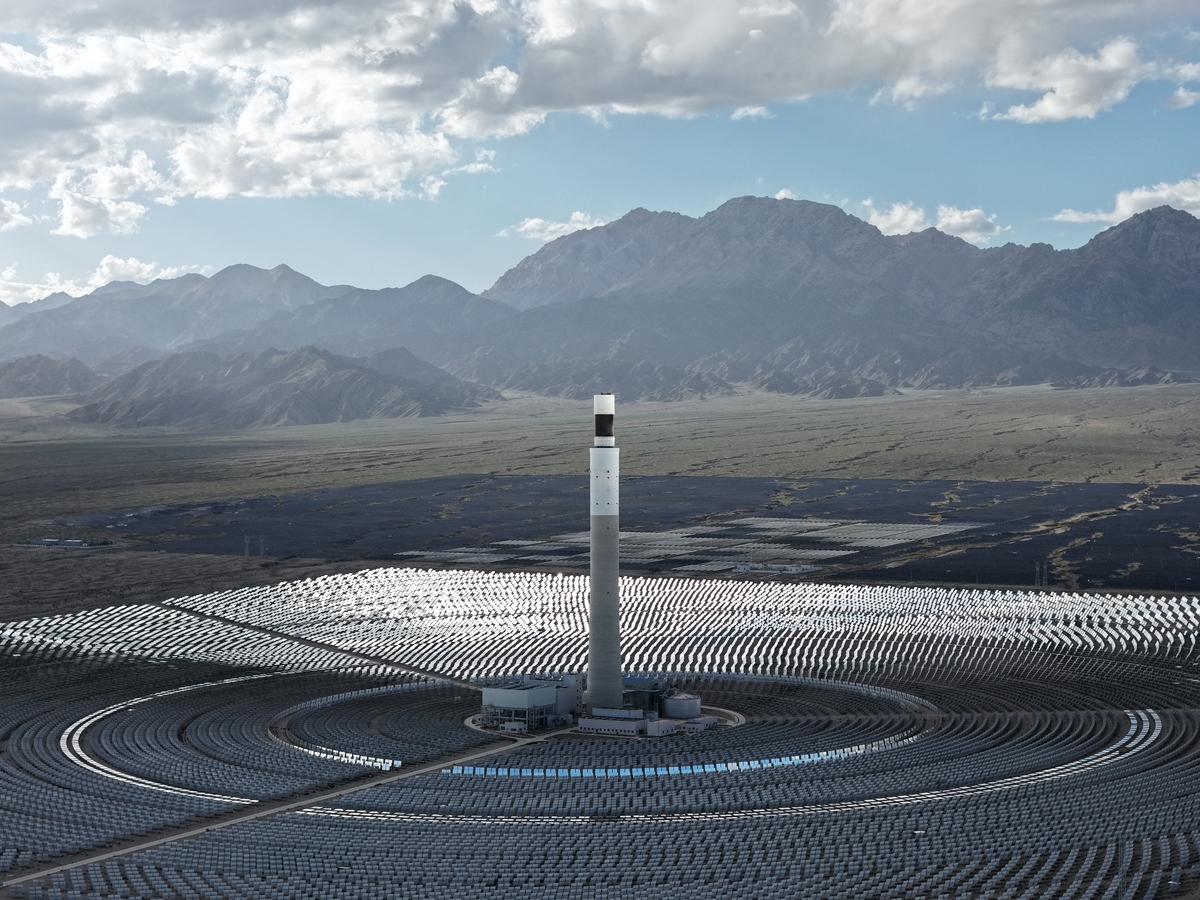 请润色and the total installed capacity of wind and solar power will be up to more than 22 billion kilowatts