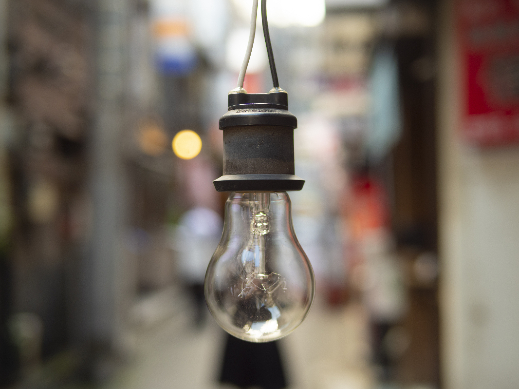 介绍一下煤油灯和白炽灯