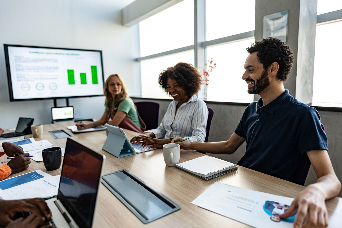 Vessel Repair Work Commences After Onboard Meeting