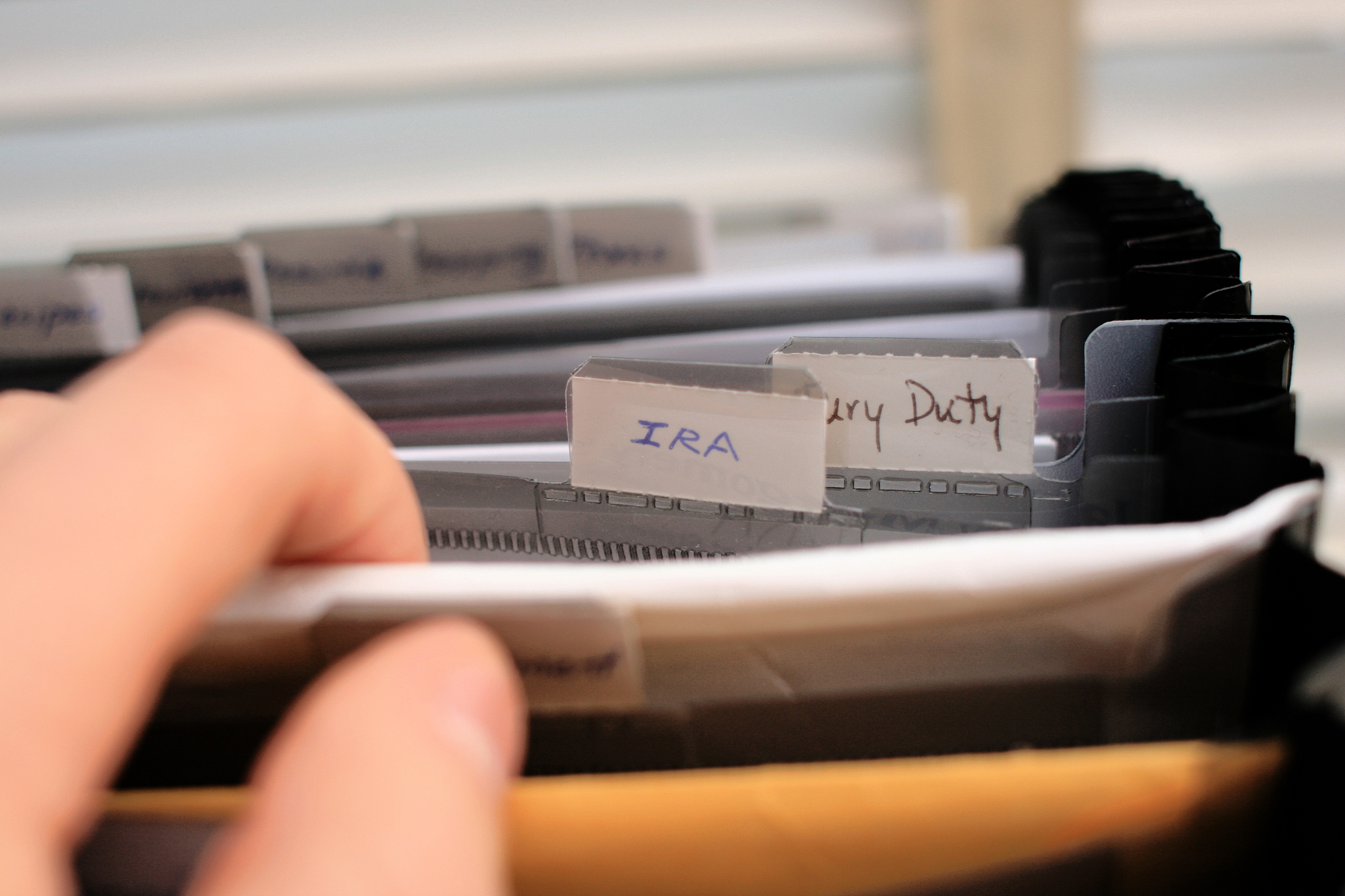 单位退休人员档案借阅指南：流程、材料及注意事项