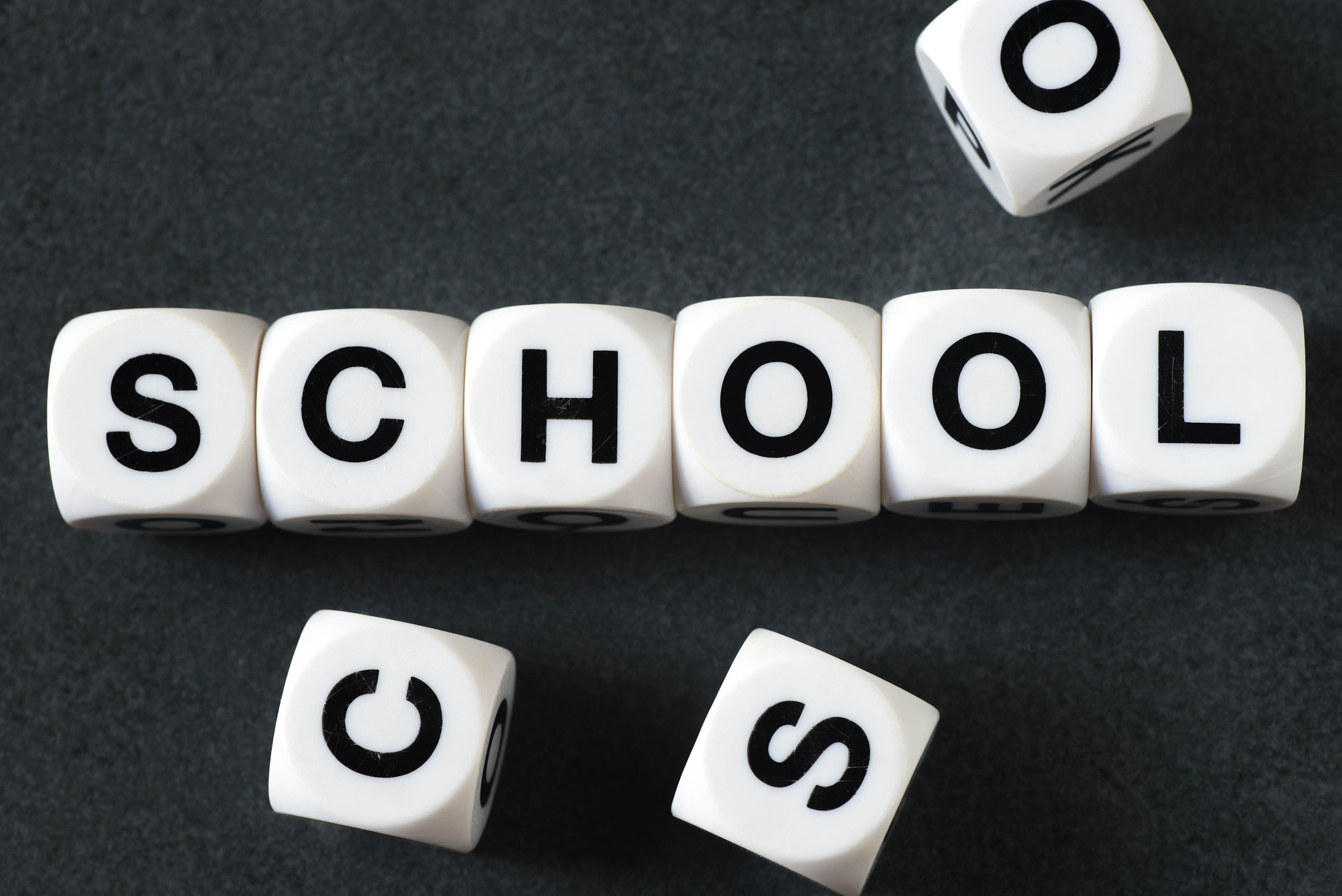 JQSQI 能组成哪些单词？