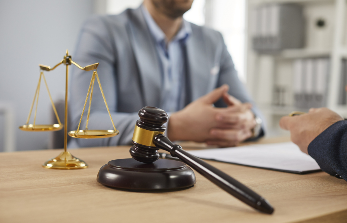 刑事案件律师选择指南：如何找到靠谱的刑事辩护团队？