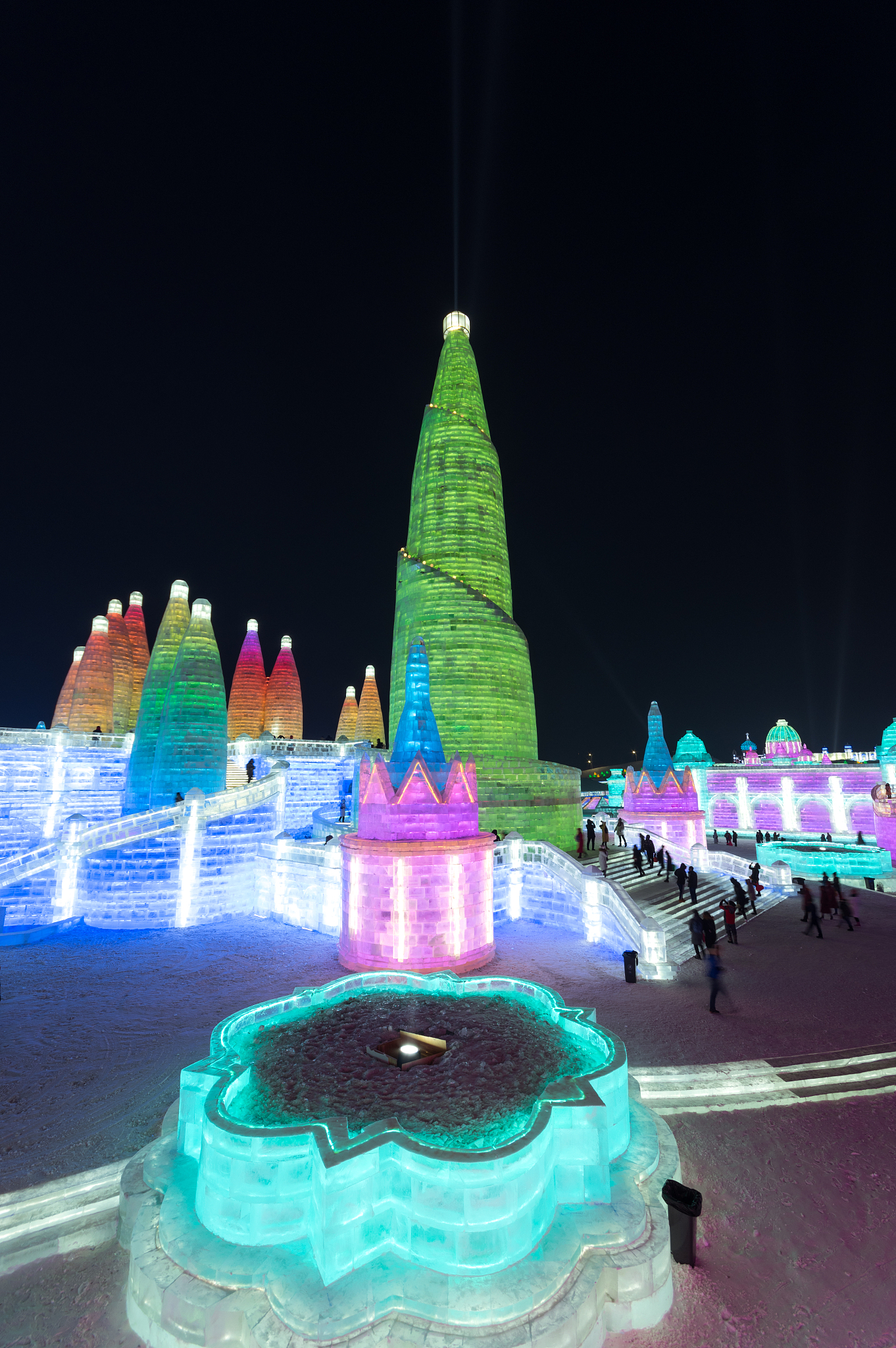 哈尔滨旅游指南：冰雪之城、历史文化、美食体验