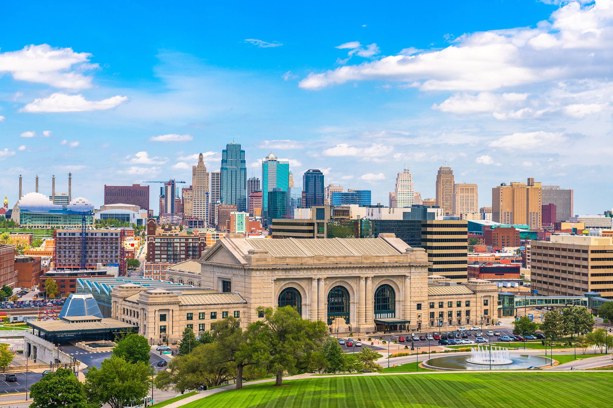 kansas city, missouri, usa skyline with union station