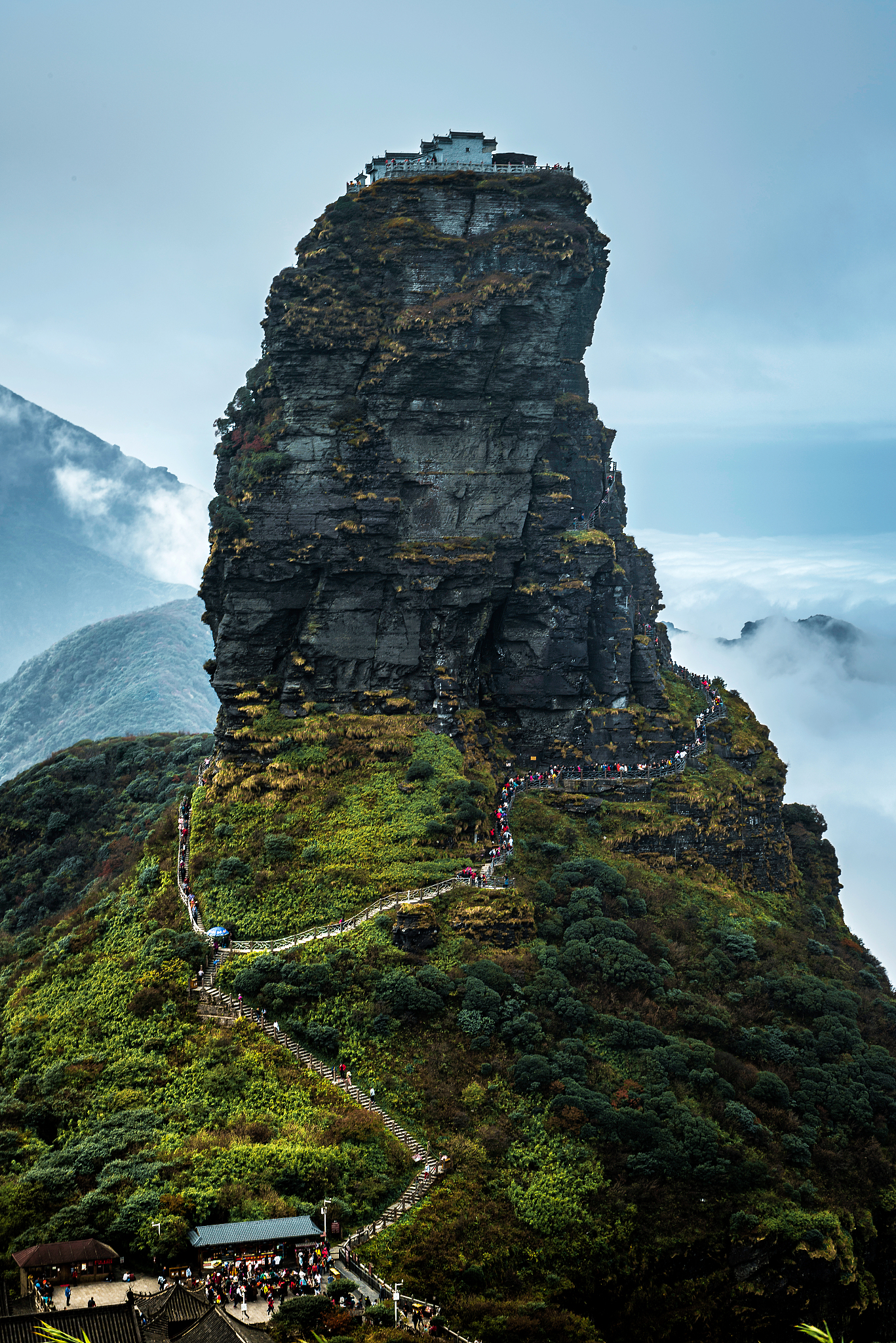 给我几个具有压迫的歌