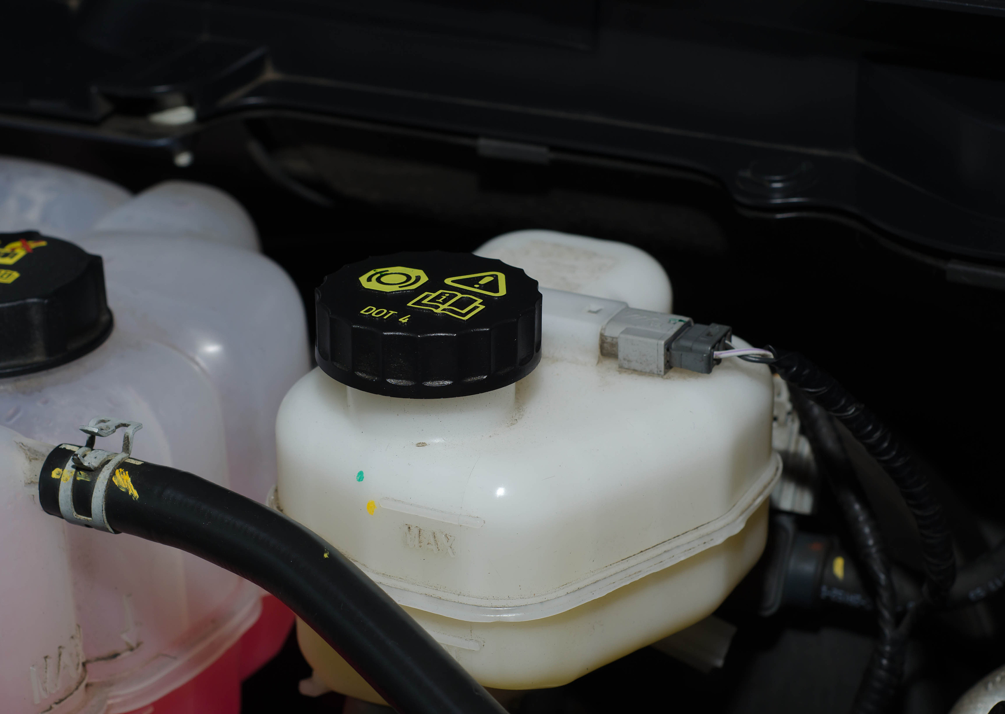 汽车制动管里面是什么