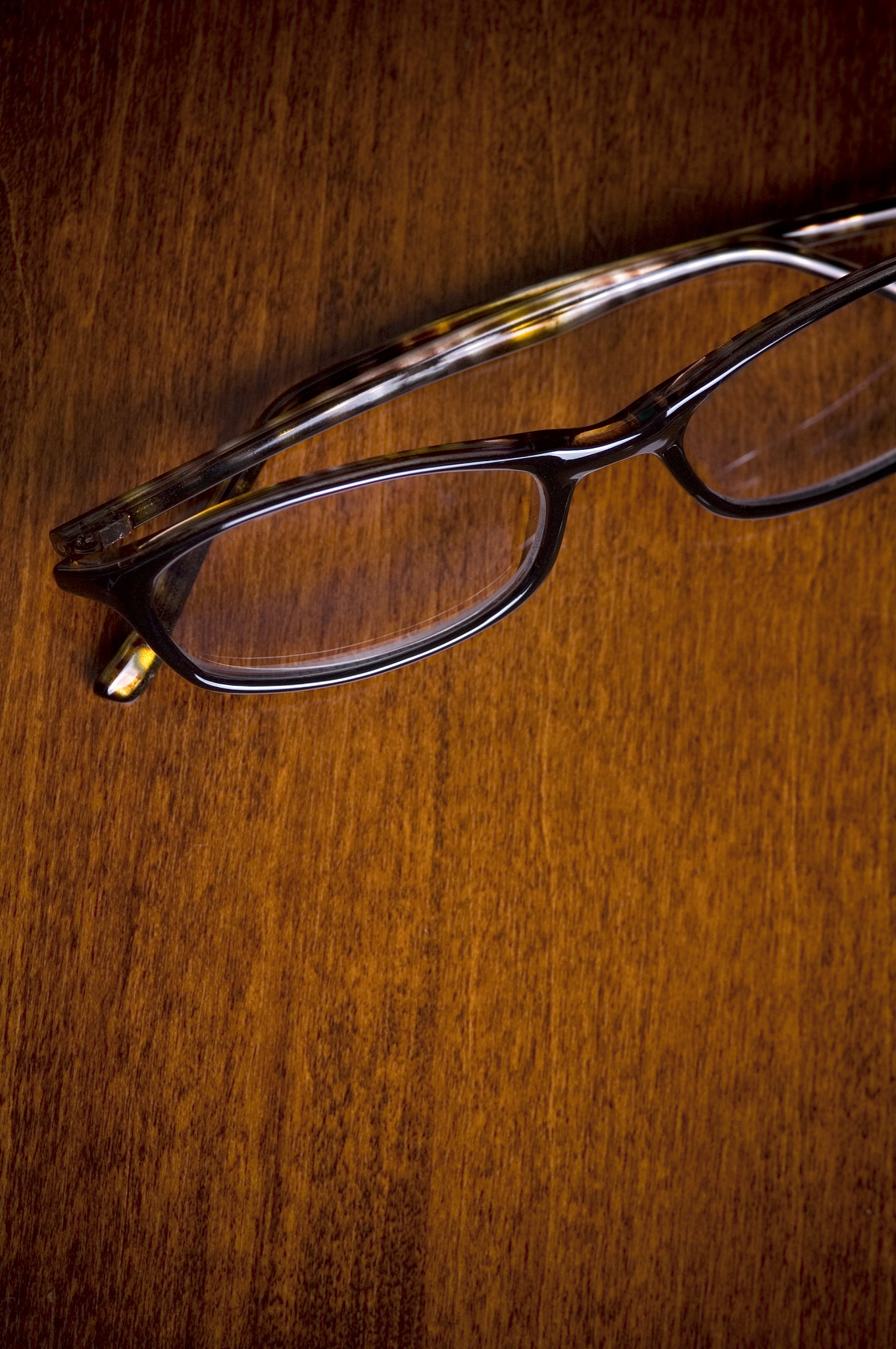 竹叶青眼镜结构可见吗？天然竹叶青眼镜真假辨别