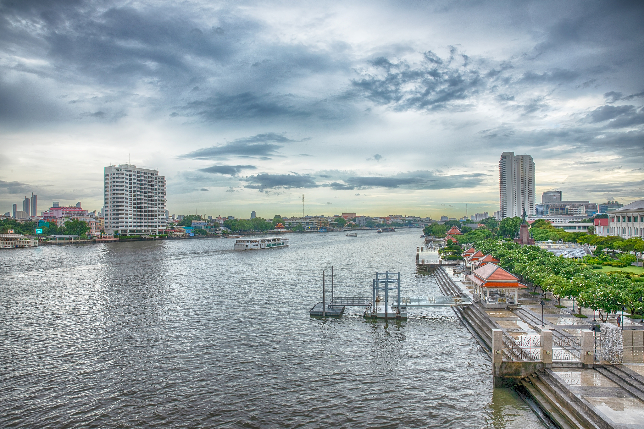 bangkok city sunset chao phraya river.