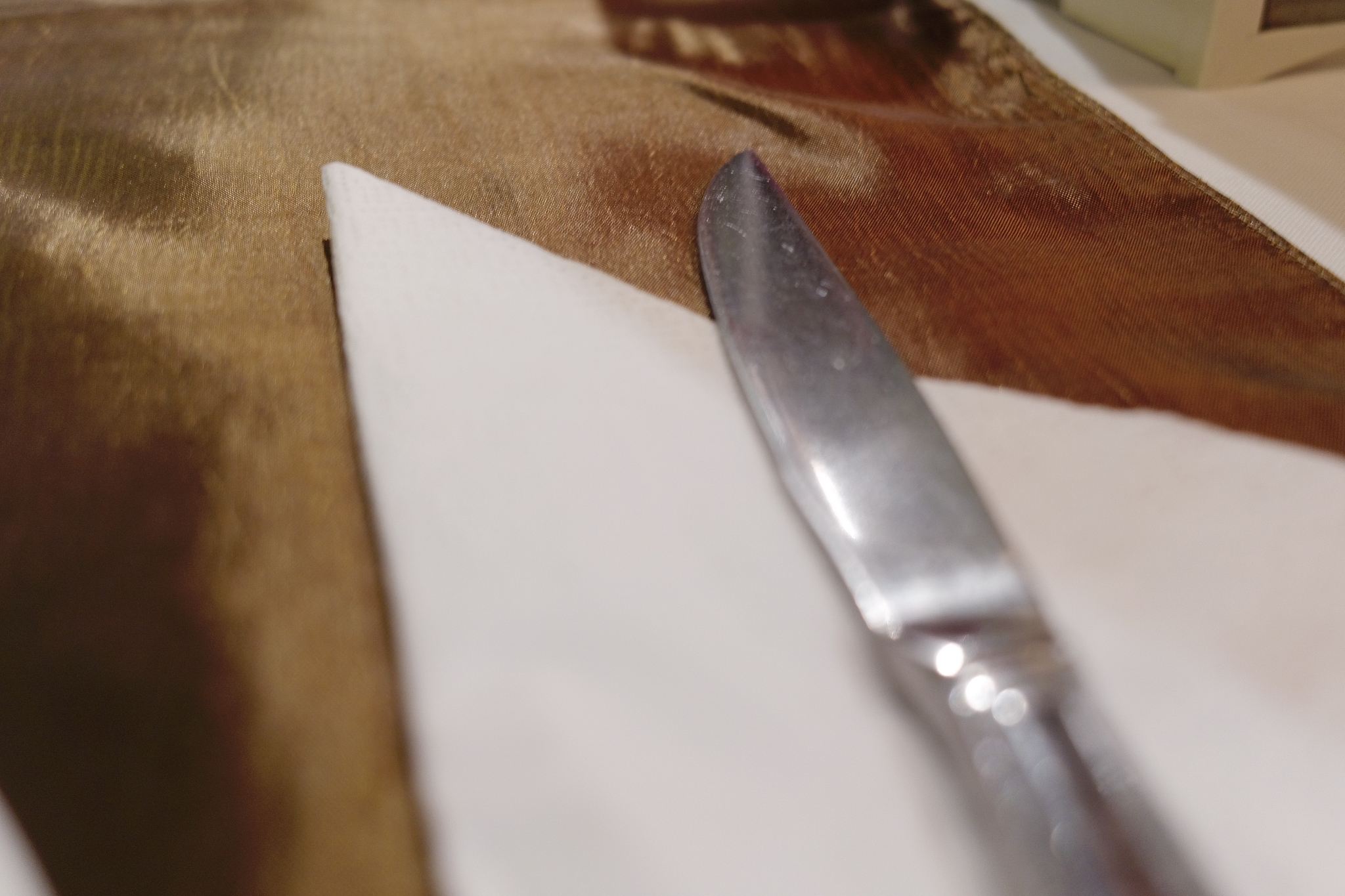 knife in the restaurant
