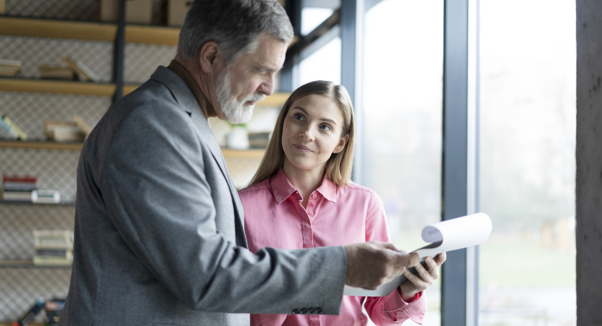 立可得公司的员工只要由哪几类构成