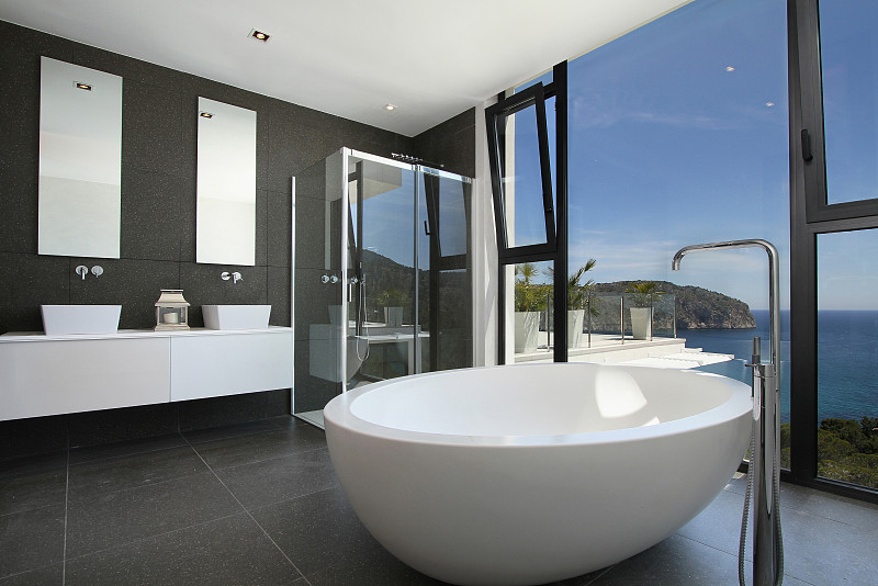 以为什么酒店的浴室都设计成透明的冷知识标题写一篇视频文案