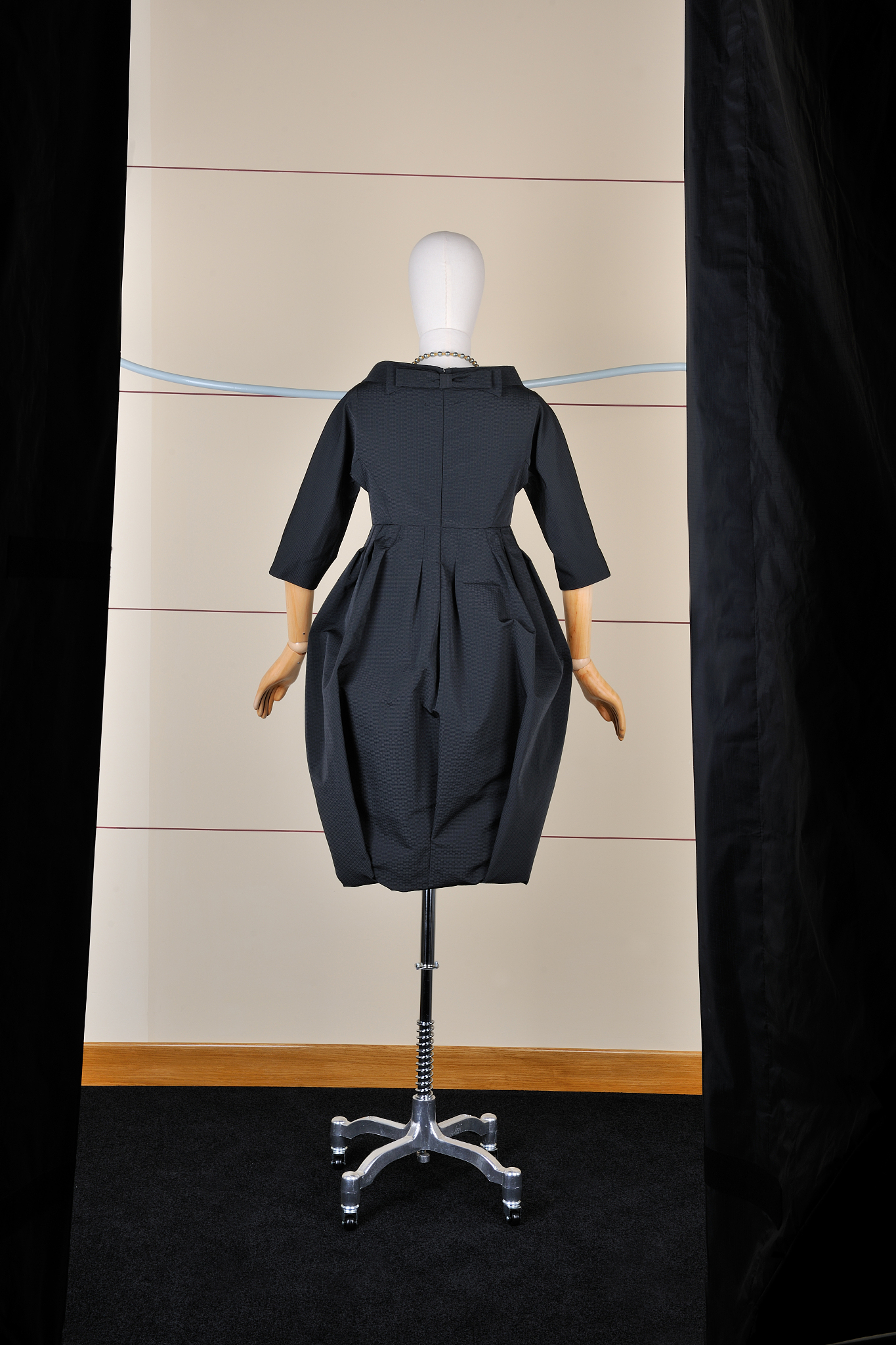 服装展示设计中的人体工程学视觉要素应用指南