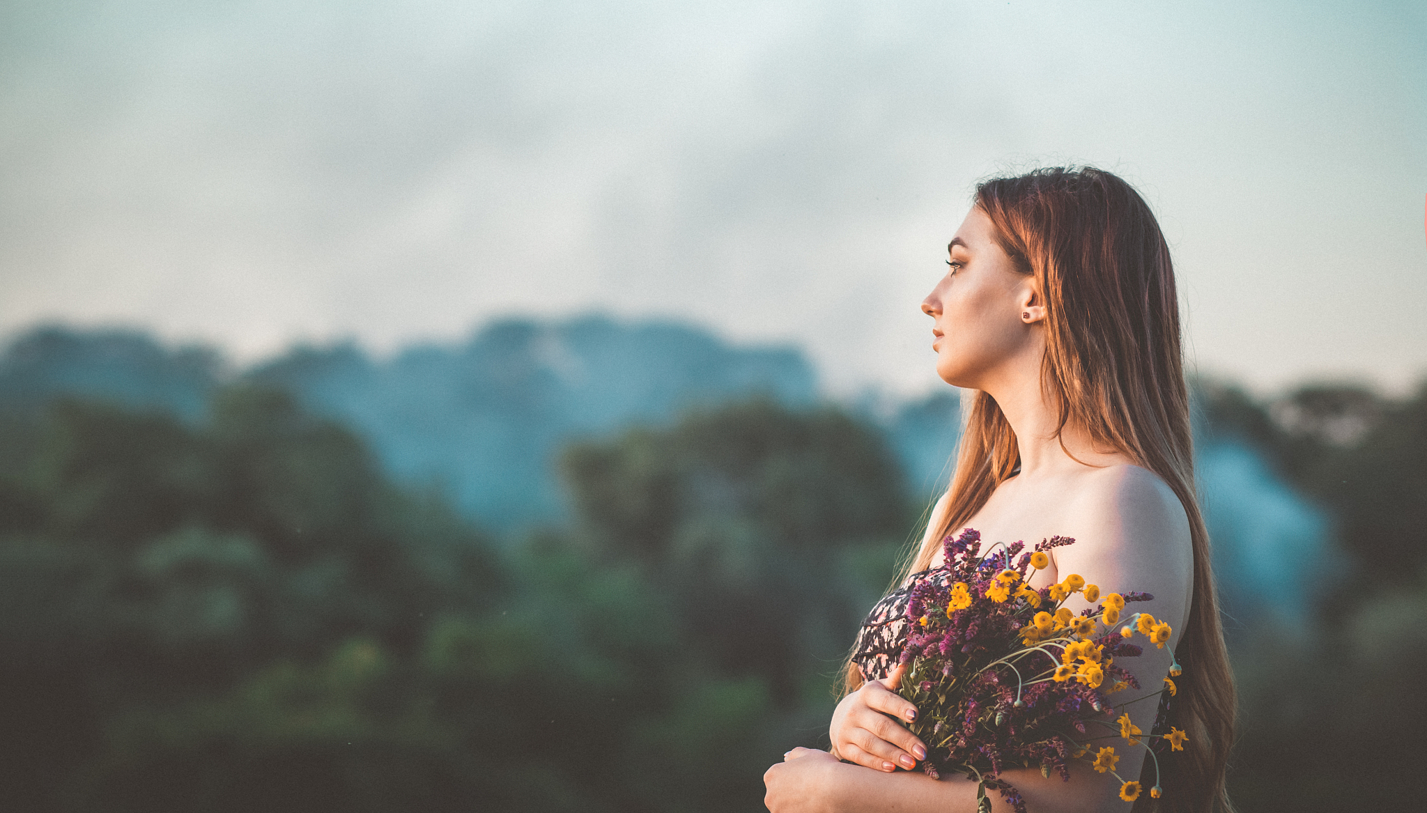 女人是感性生物她们最在乎的是对方给予她们的感觉和她们期待得到的感觉。五百到一千字