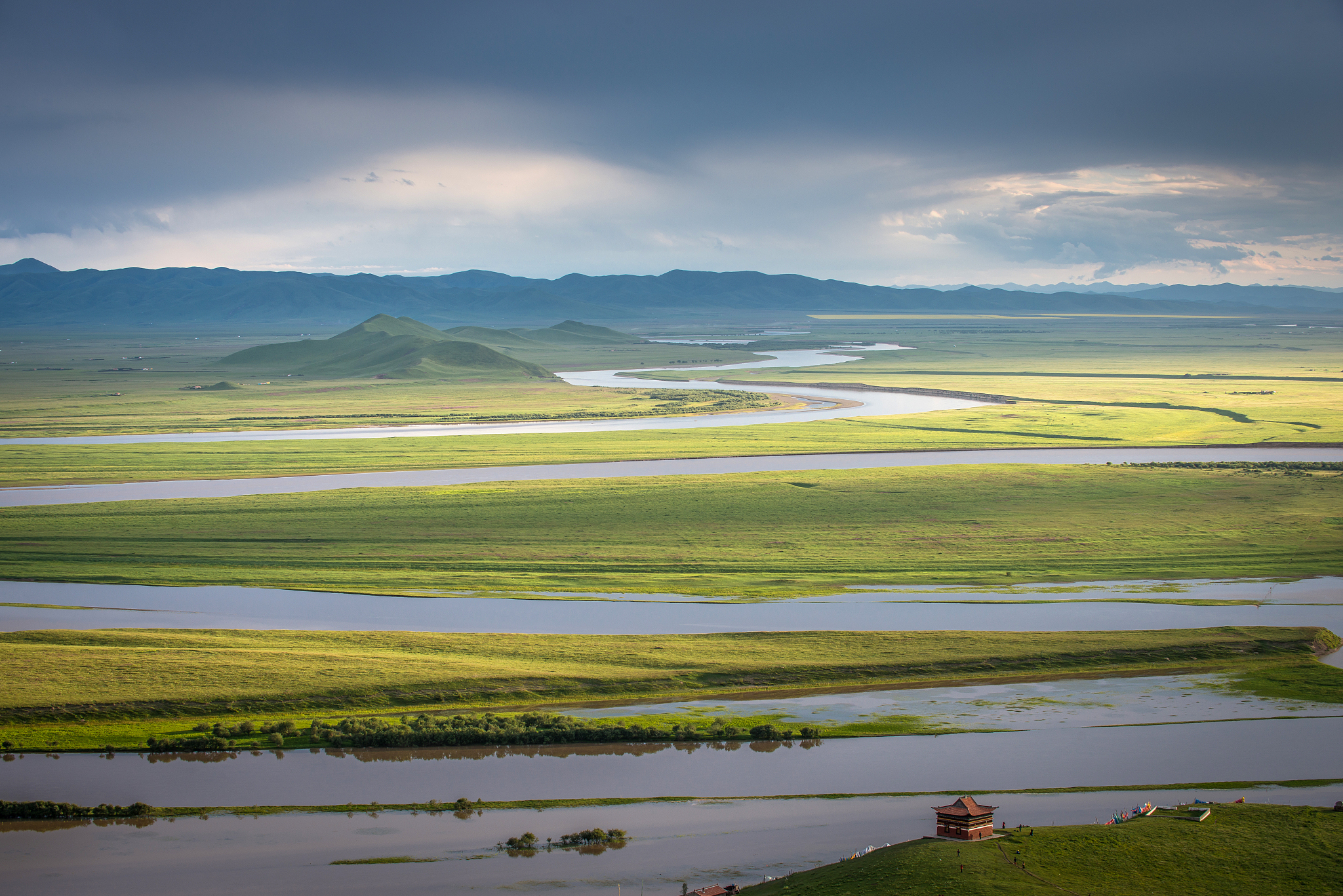 红原县：红军长征走过的大草原